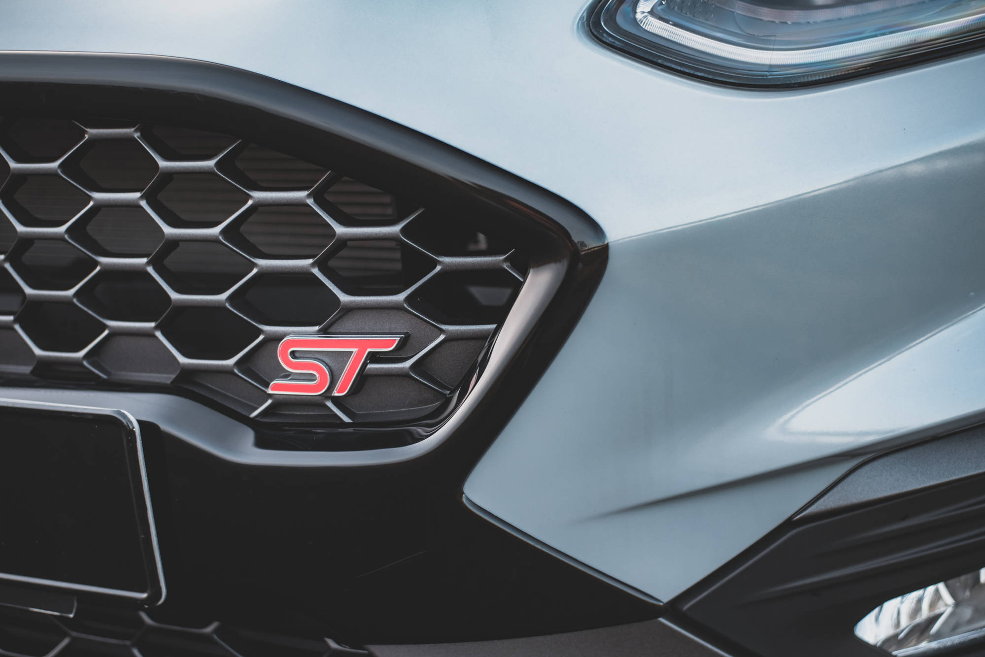 Front Grill Kühlergrill passend für Ford Fiesta ST Mk8 schwarz matt