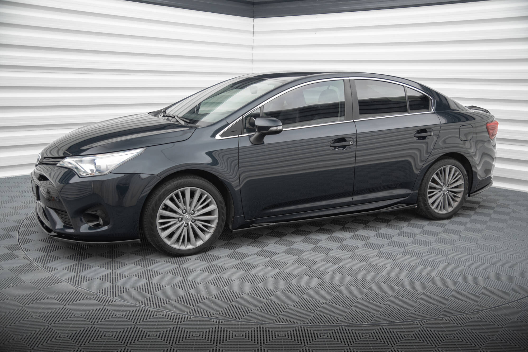 Street+ Seitenschweller Leisten passend für Toyota Avensis Mk3 FL schwarz Hochglanz