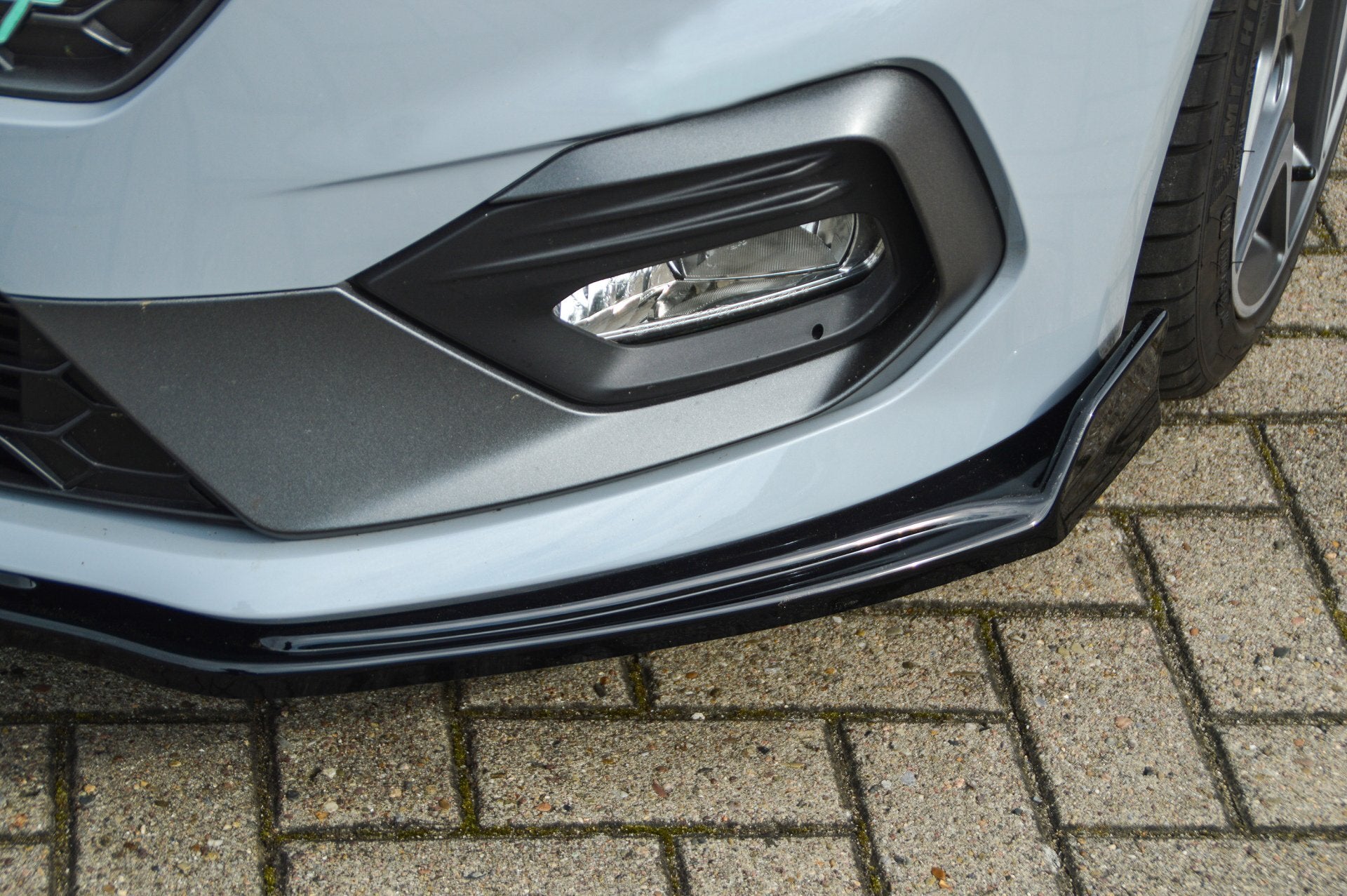 CUP Frontspoilerlippe für Ford Fiesta ST MK8 JHH Carbon Optik