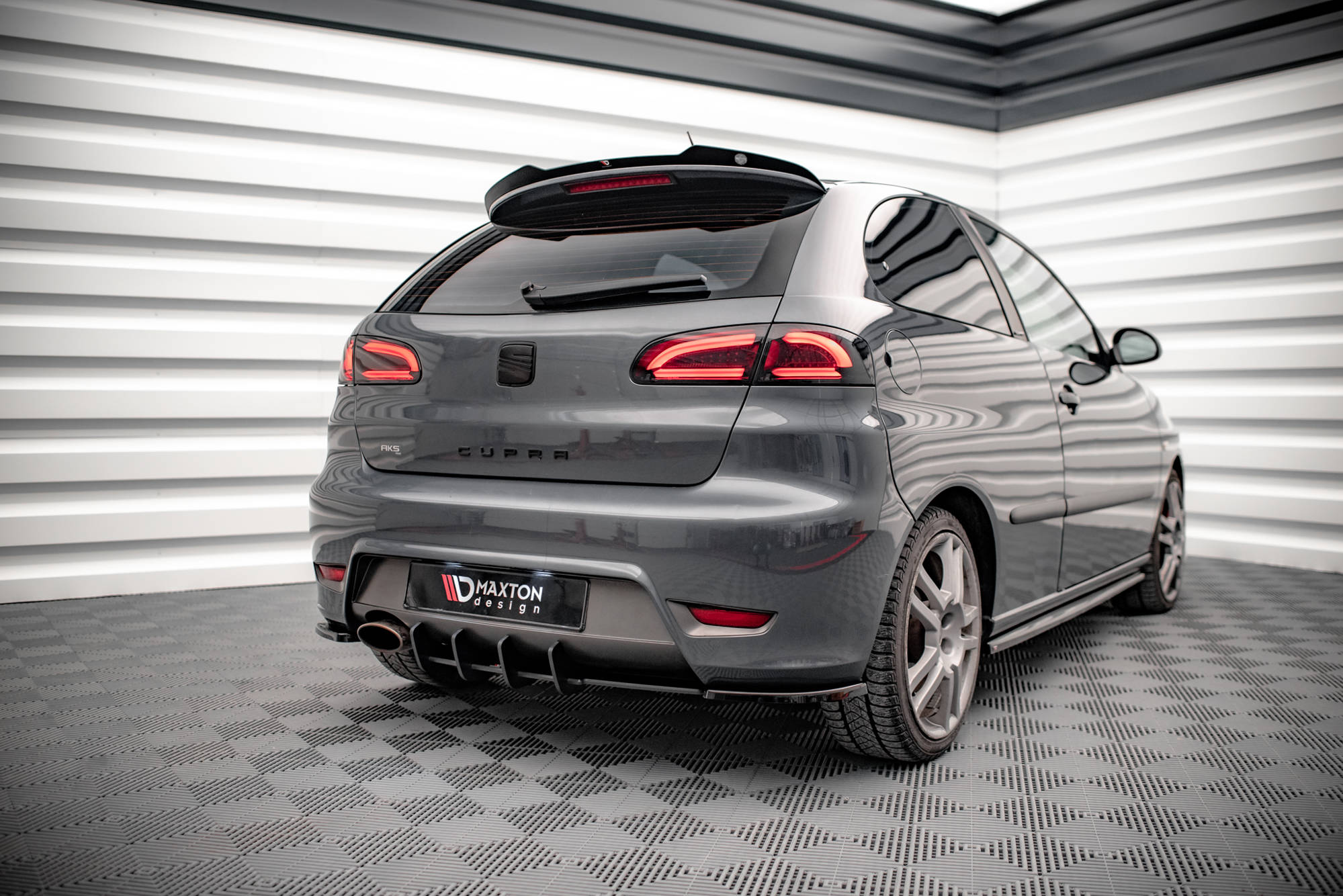 Street Pro Heckschürze Heck Ansatz Diffusor passend für Seat Ibiza CUPRA Mk3 rot