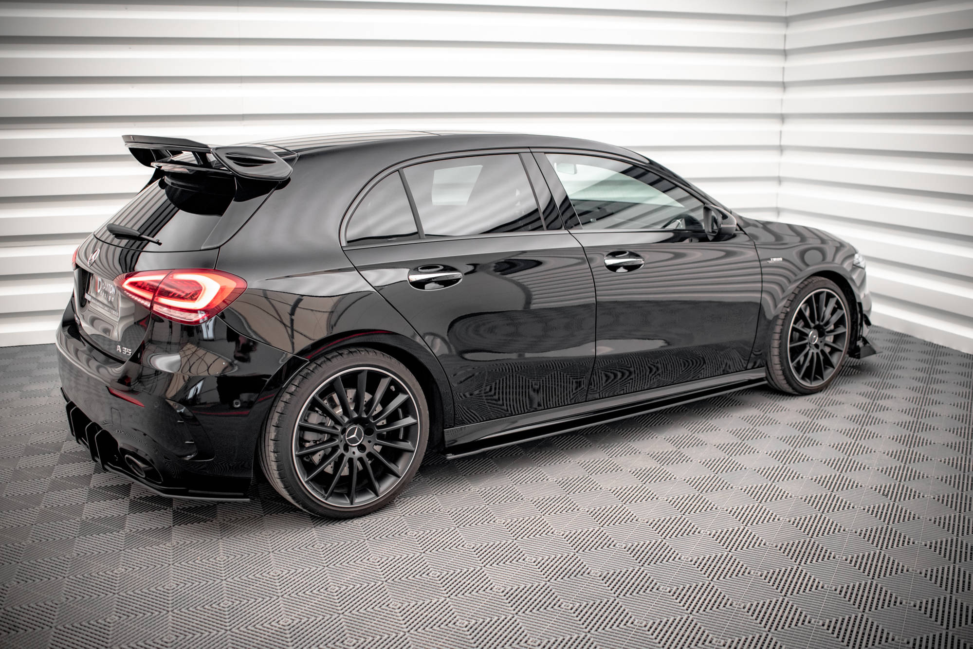 Street Pro Seitenschweller Leisten passend für Mercedes A35 AMG / AMG-Line W177 rot