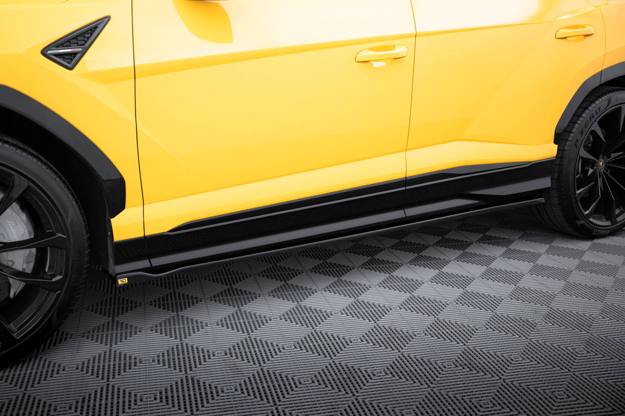 Seitenschweller Ansatz Paar passend für Lamborghini Urus Mk1 schwarz Hochglanz