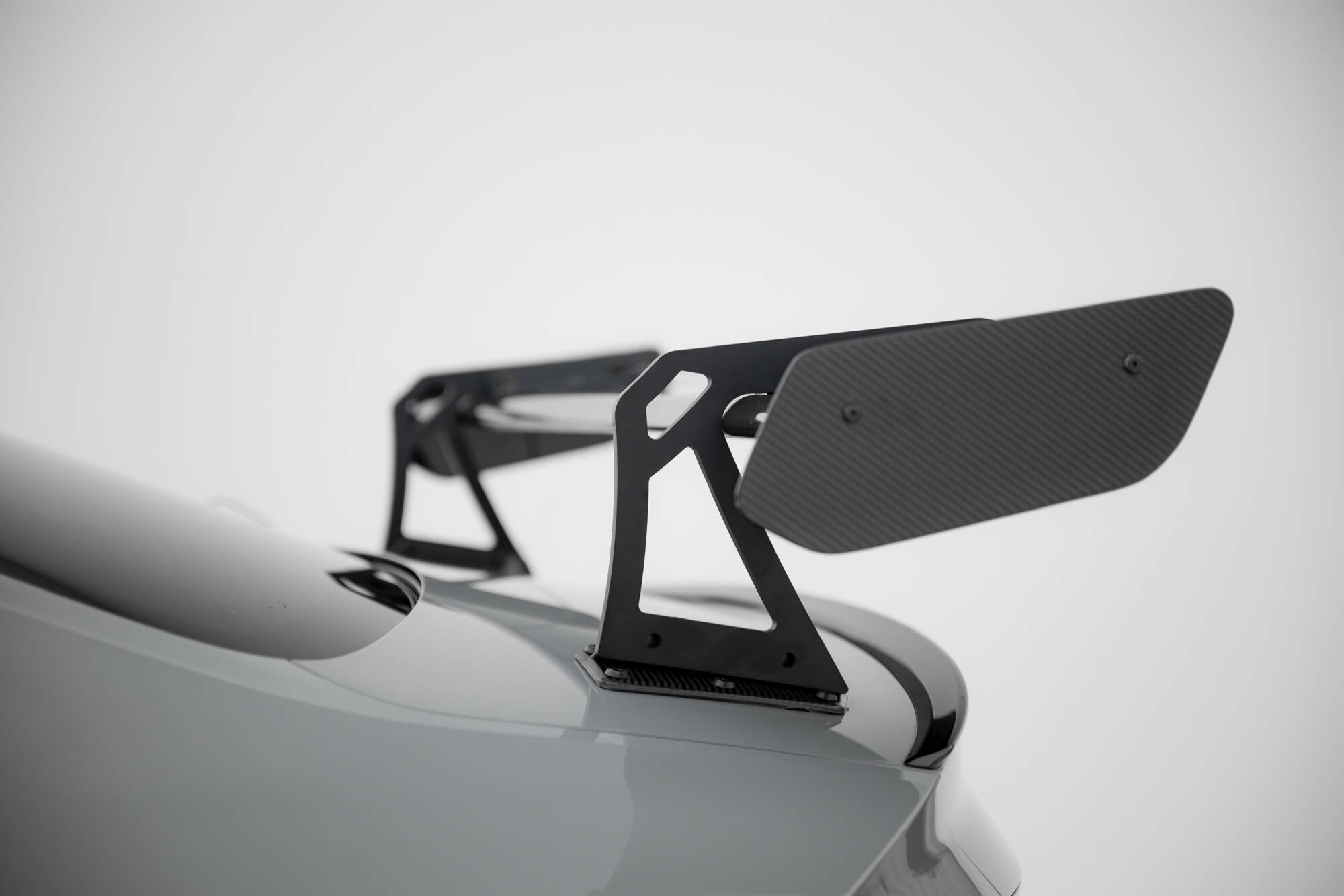 Carbon Heck Spoiler Heckflügel mit Schwan Halterung passend für Audi A5 / A5 S-Line / S5 / RS5 Coupe F5 / F5 FL