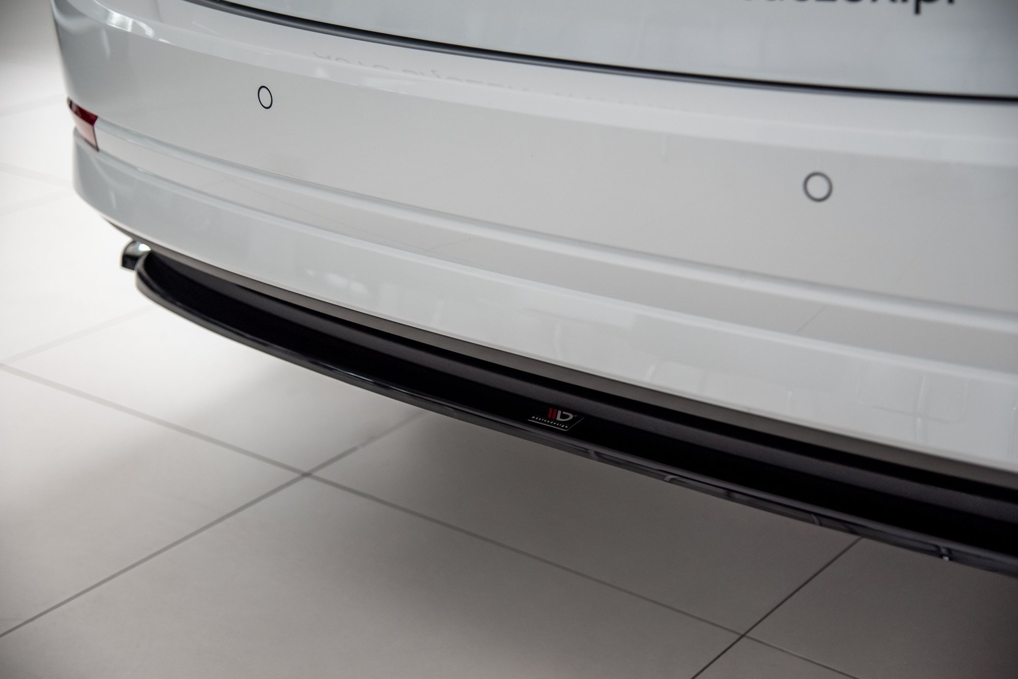 Mittlerer Diffusor Heck Ansatz für Skoda Octavia Mk4 Carbon Look