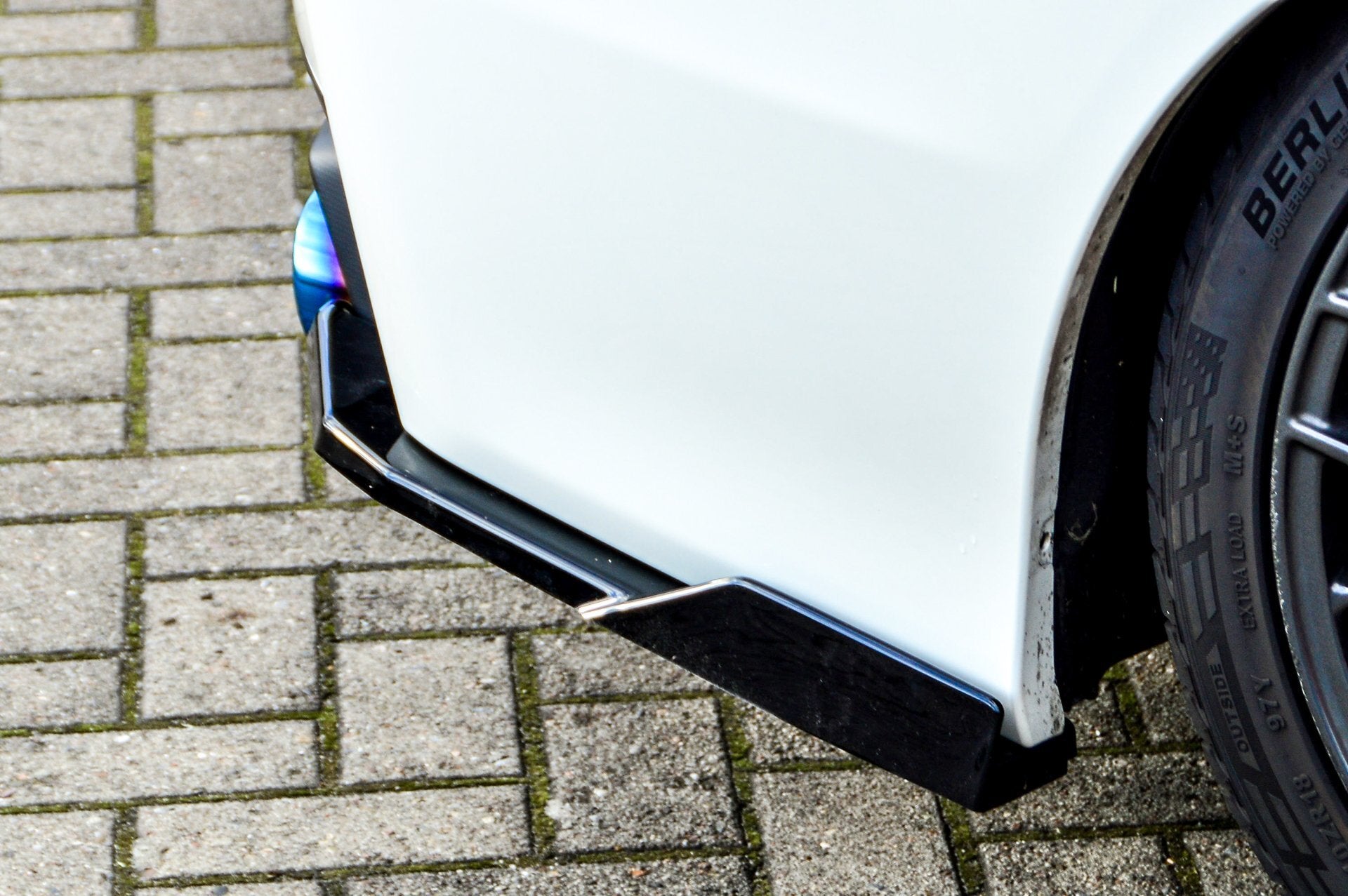 Heckansatz Seitenteile mit Wings für Subaru Impreza WRX STi Schwarz Matt