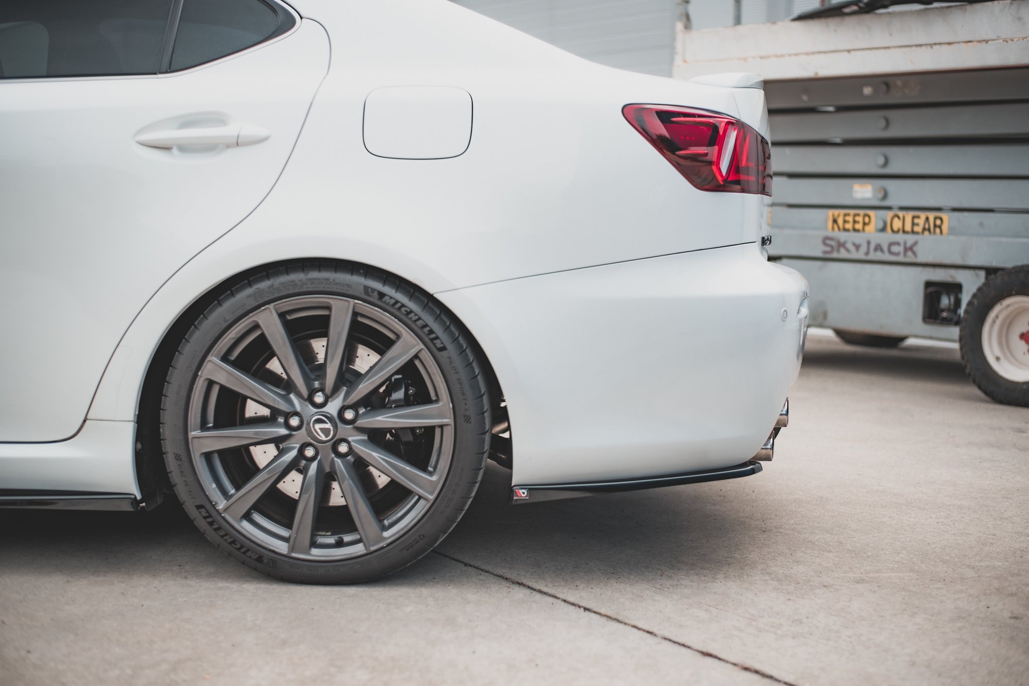 Street+ Heck Ansatz Flaps passend für Lexus IS F Mk2 schwarz Hochglanz