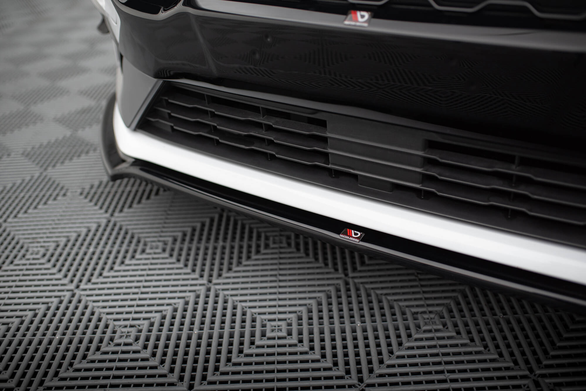 Front Ansatz V.1 für Ford Fiesta Mk8 ST / ST-Line schwarz Hochglanz