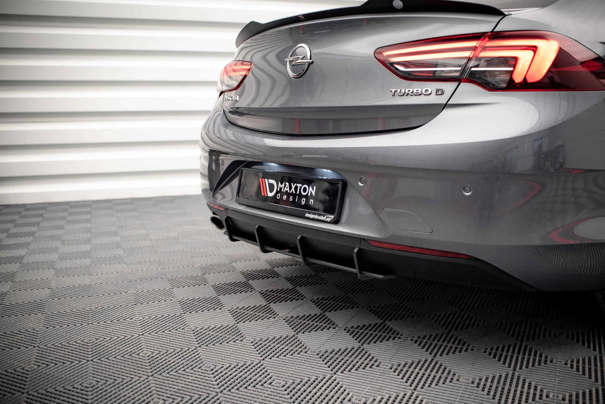 Street Pro Heckschürze Heck Ansatz Diffusor passend für Opel Insignia Mk2 schwarz-rot