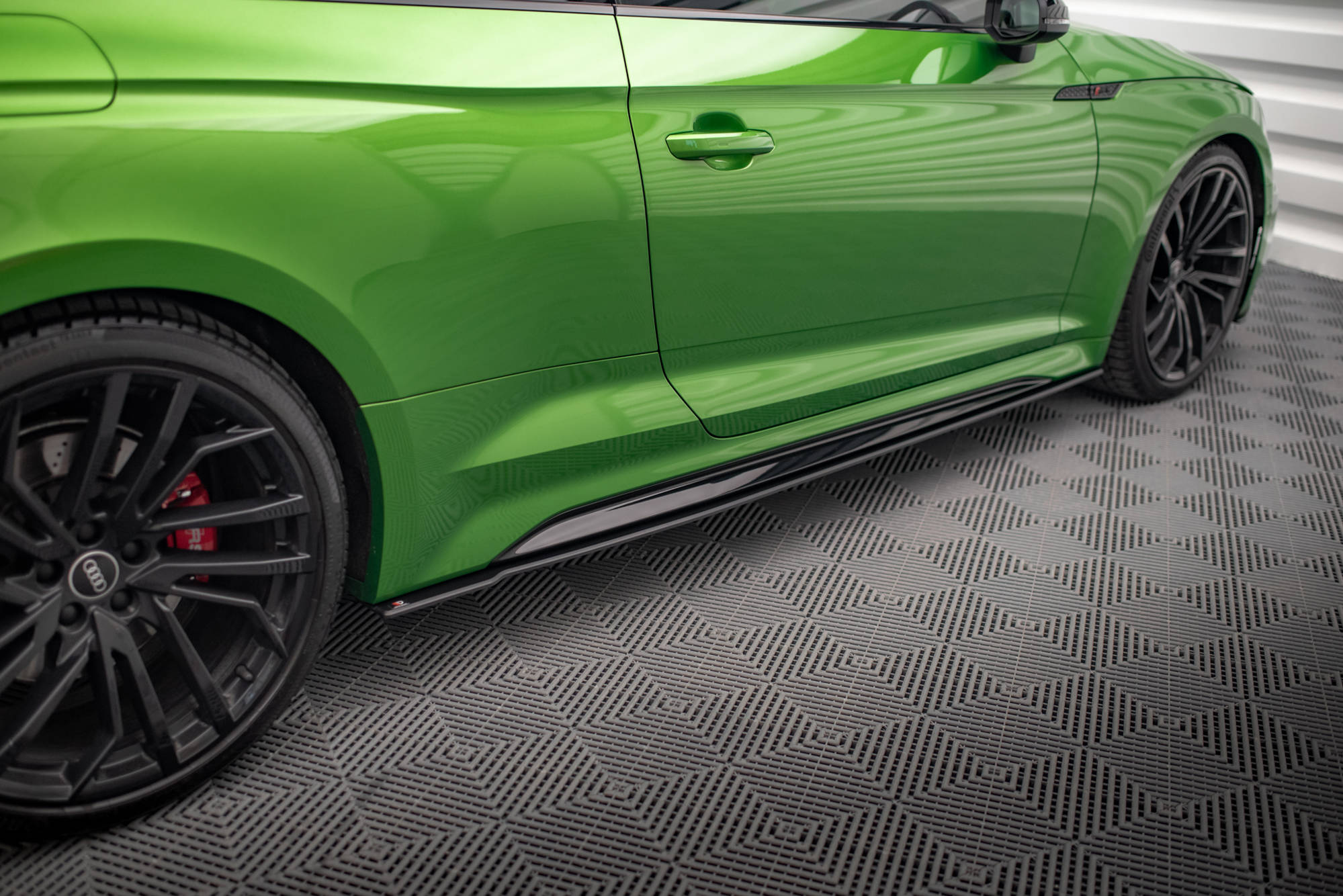 Street Pro Seitenschweller Leisten passend für Audi RS5 Coupe F5 FL rot