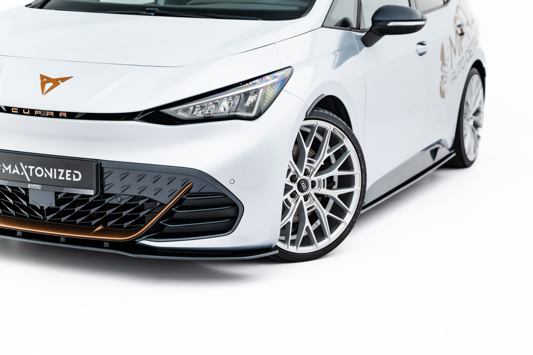 Frontlippe passend für CUPRA Born Mk1 roter Kern