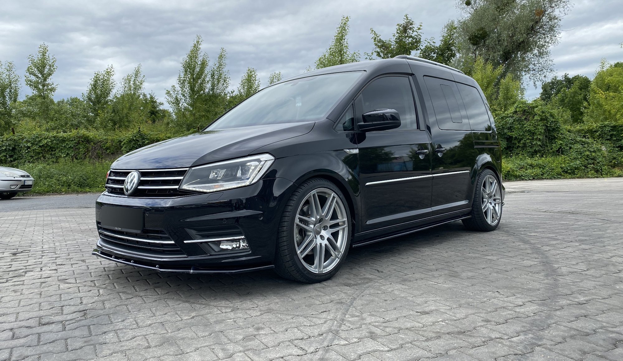 Street+ Seitenschweller Leisten passend für VW Caddy Mk. 4 schwarz Hochglanz