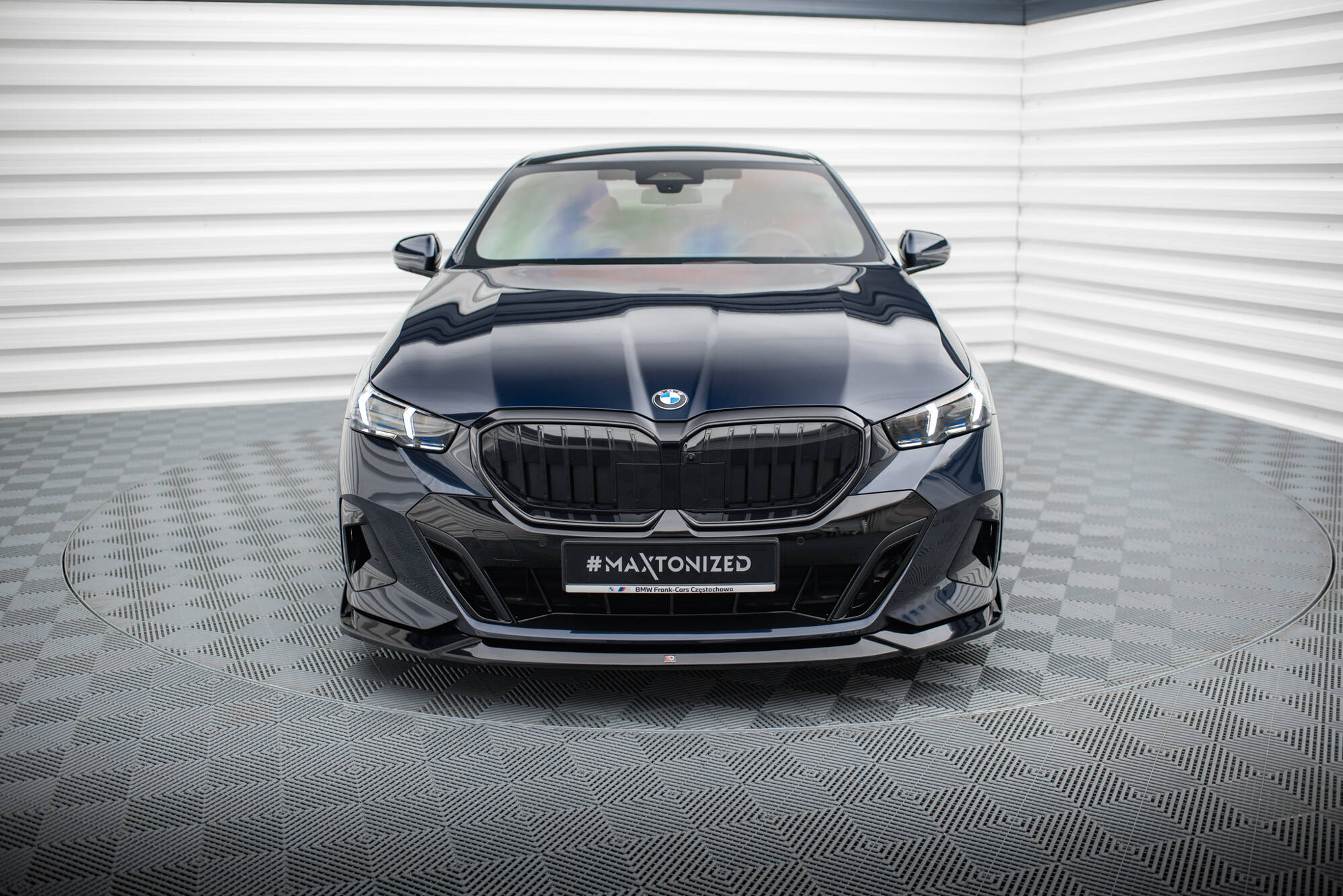 Street+ Spoilerlippe Front Ansatz V.2 passend für BMW 5er / i5 M-Paket Limousine / Touring G60 / G61 schwarz Hochglanz