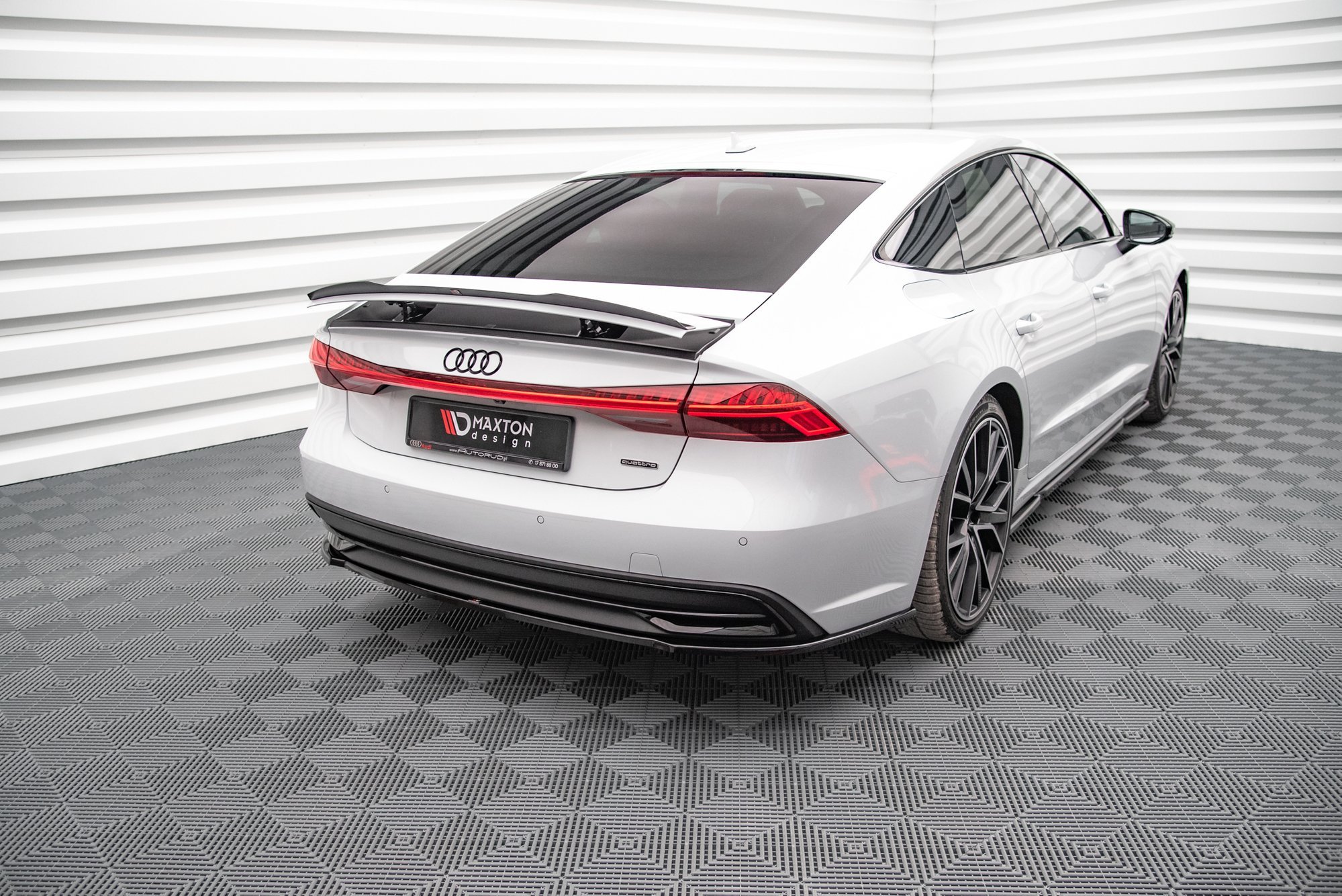 Street+ Mittlerer Diffusor Heck Ansatz passend für Audi A7 C8 schwarz Hochglanz