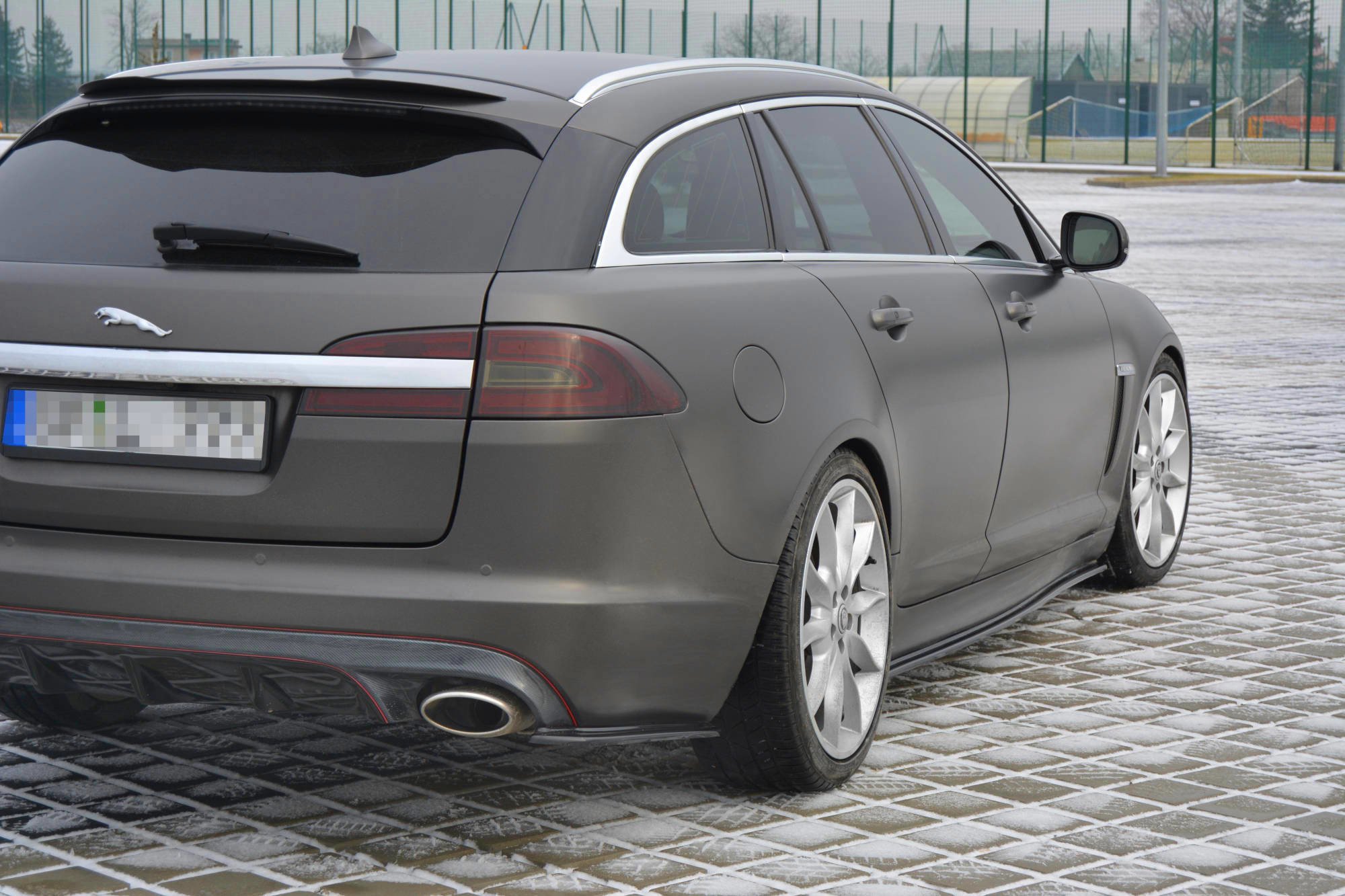 Spoiler CAP für JAGUAR XF X250 SPORTBRAKE schwarz Hochglanz