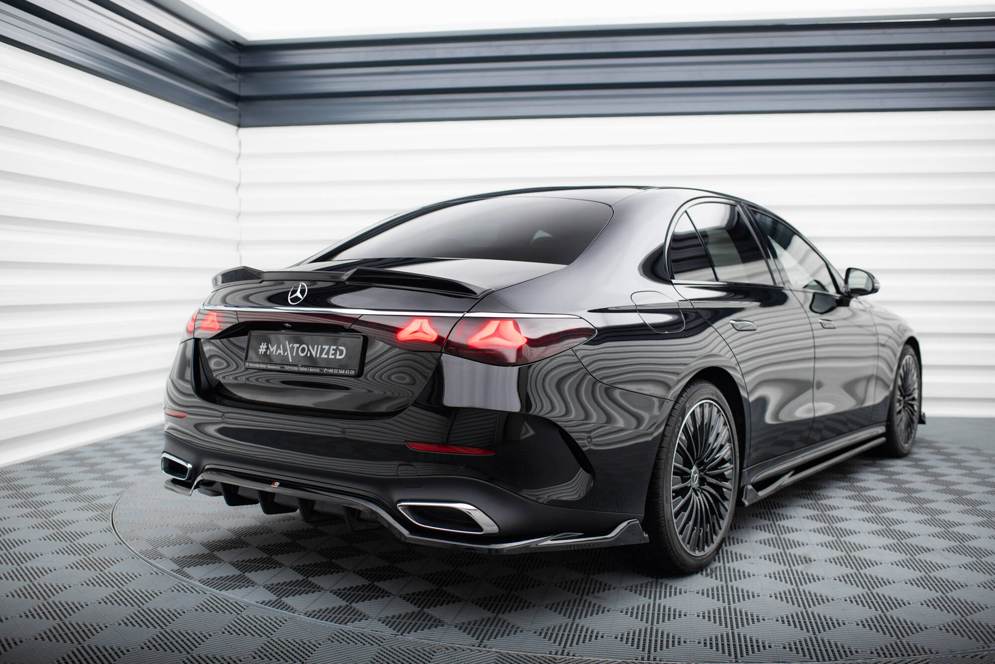 Heck Spoiler Aufsatz Abrisskante 3D passend für Mercedes E Limousine AMG-Line W214 schwarz Hochglanz