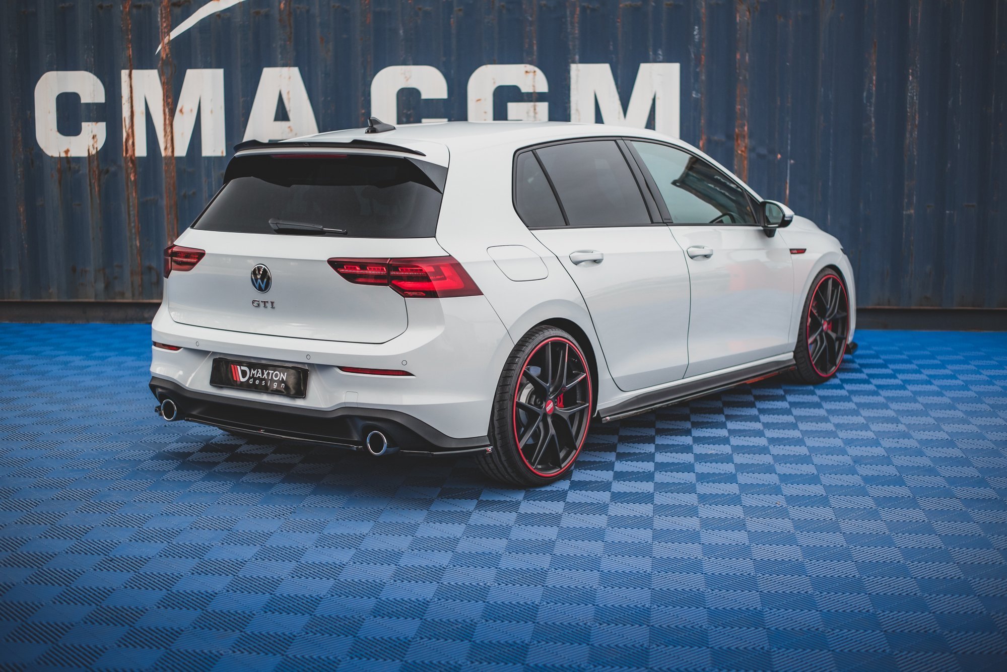 Heck Spoiler Aufsatz Abrisskante V.1 passend für VW Golf GTI / GTE / GTD / R-Line / R Mk8 schwarz Hochglanz