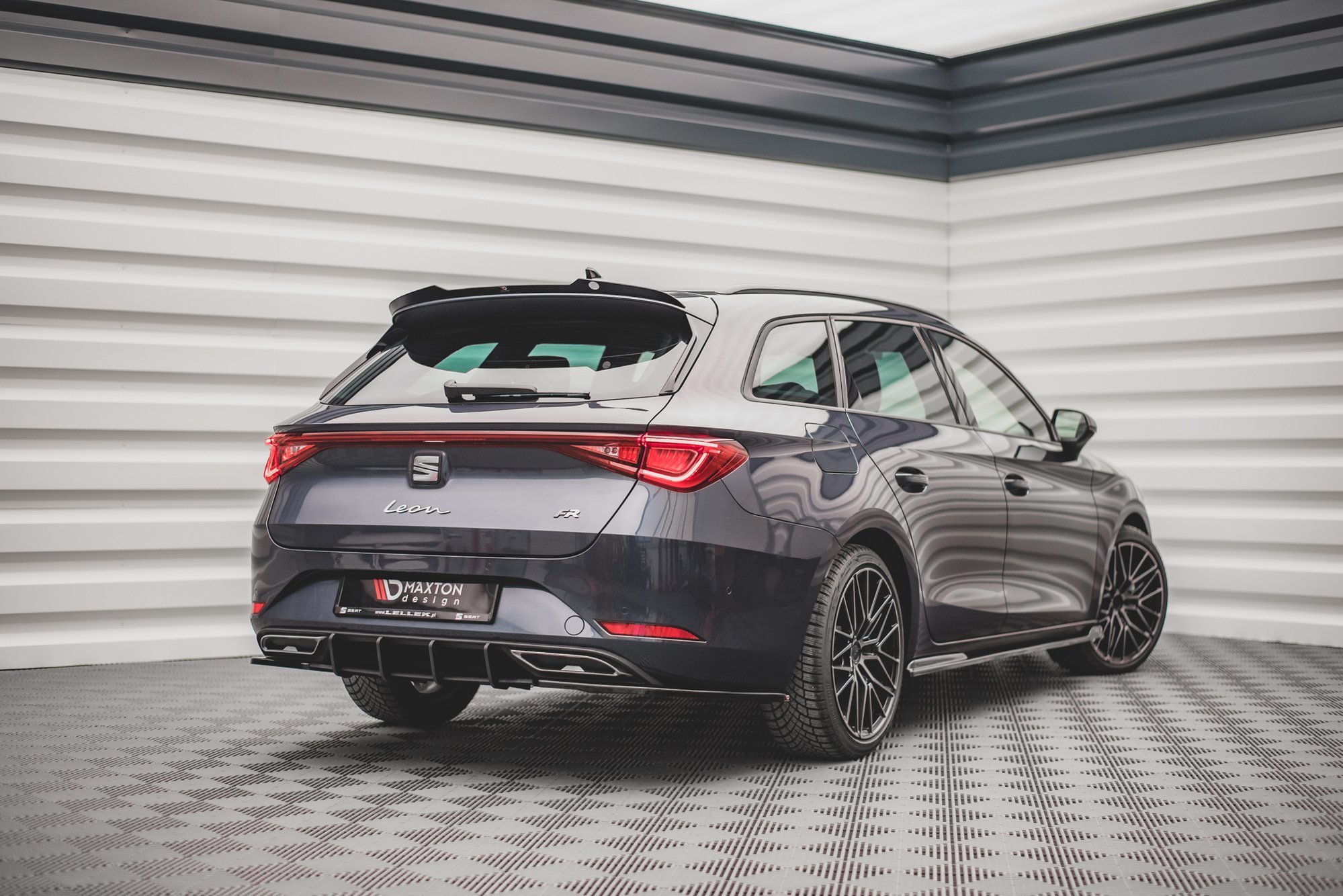 Street Pro Heckschürze Heck Ansatz Diffusor passend für Seat Leon FR ST Mk4 schwarz-rot