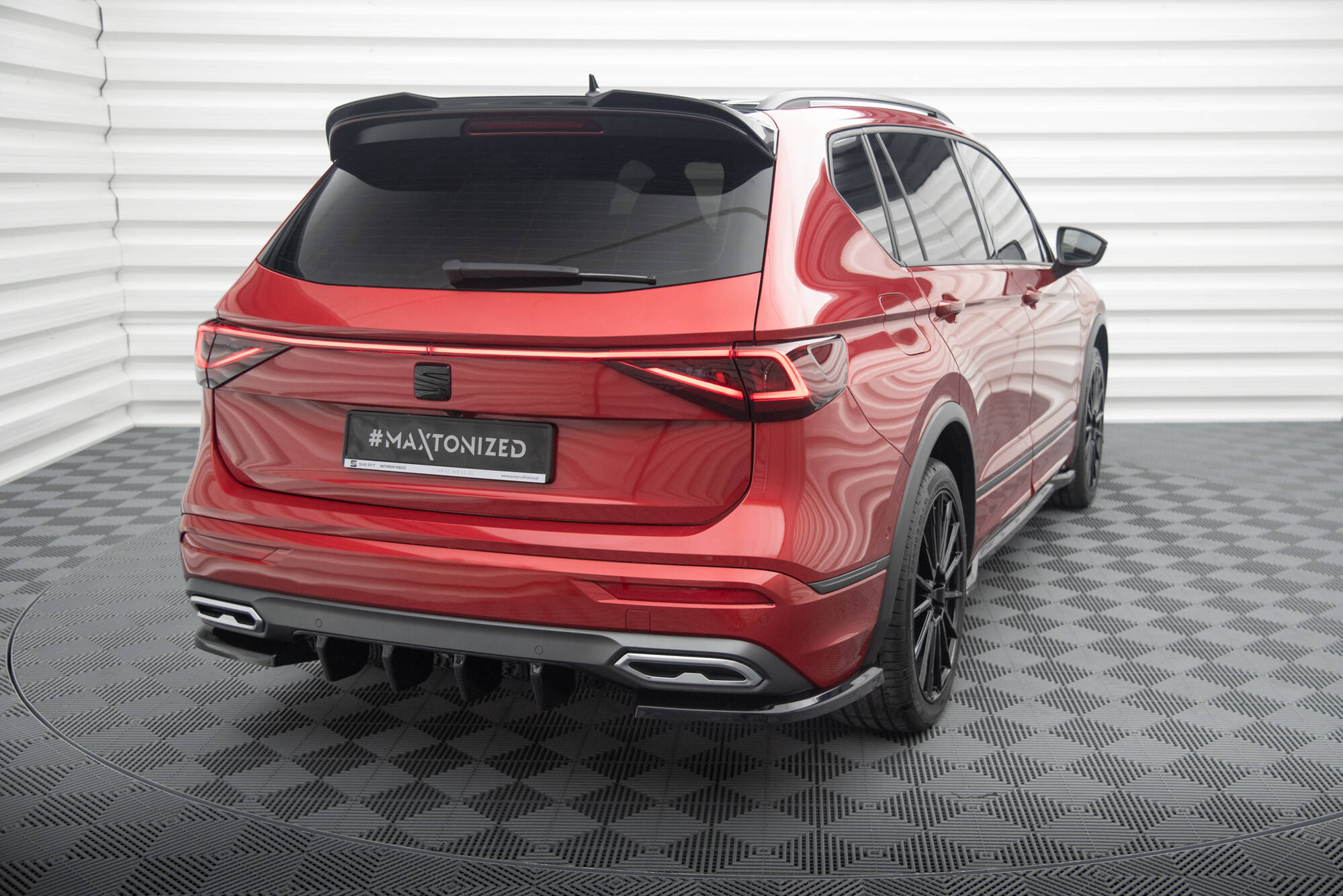 Street+ Heck Ansatz Diffusor passend für Seat Tarraco FR Mk1 schwarz Hochglanz