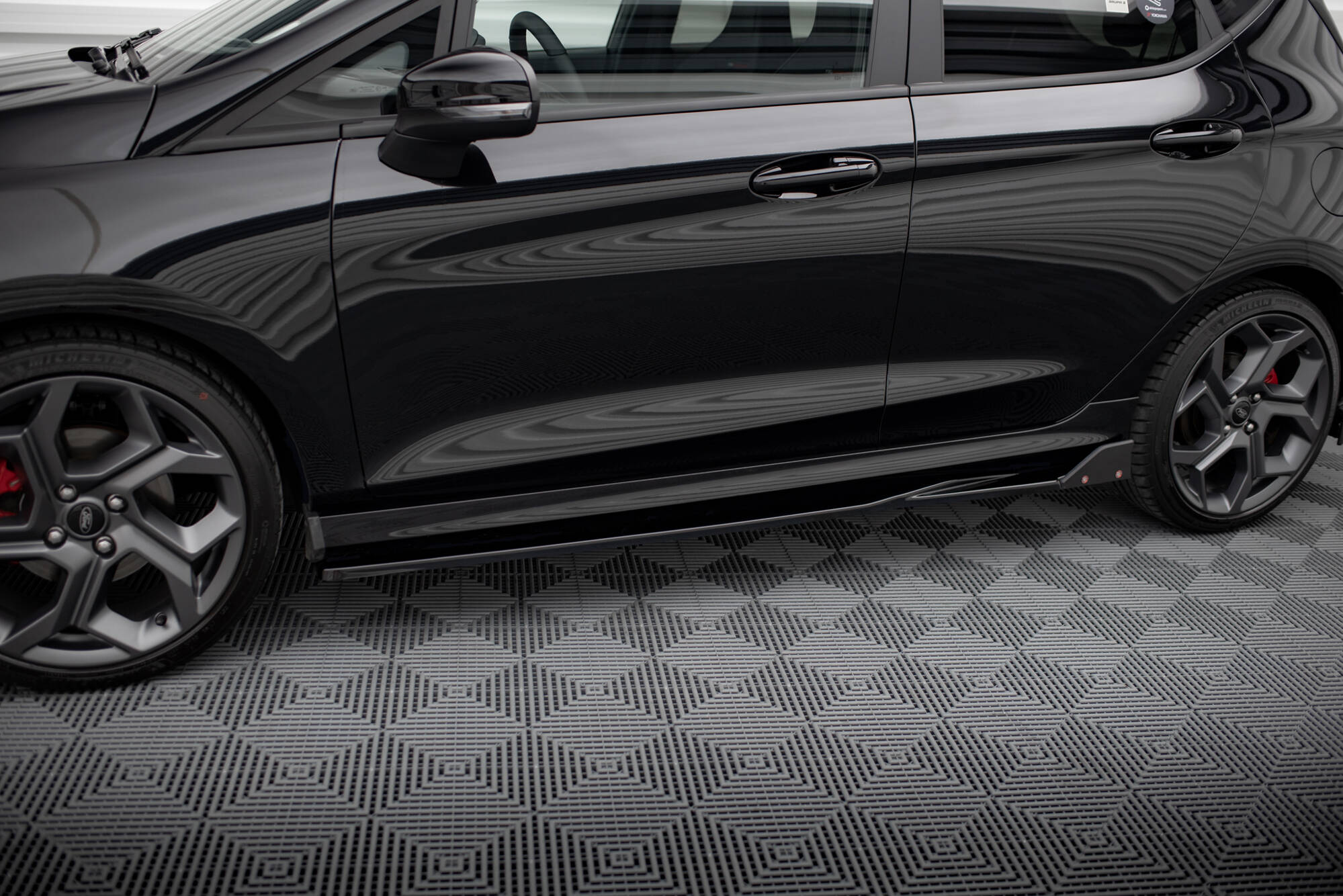 Street+ Seitenschweller Leisten V.2 + Flaps passend für Ford Fiesta ST / ST-Line