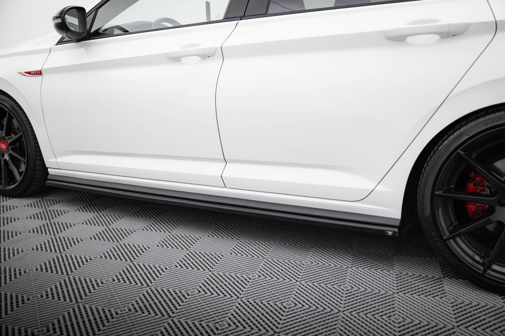 Street+ Seitenschweller Leisten passend für VW Jetta GLI Mk7 schwarz Hochglanz