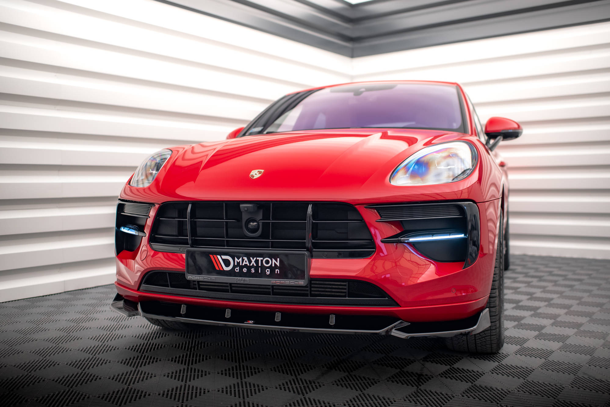 Street+ Spoilerlippe Front Ansatz V.1 passend für Porsche Macan GTS / Sport Design Mk1 FL schwarz Hochglanz