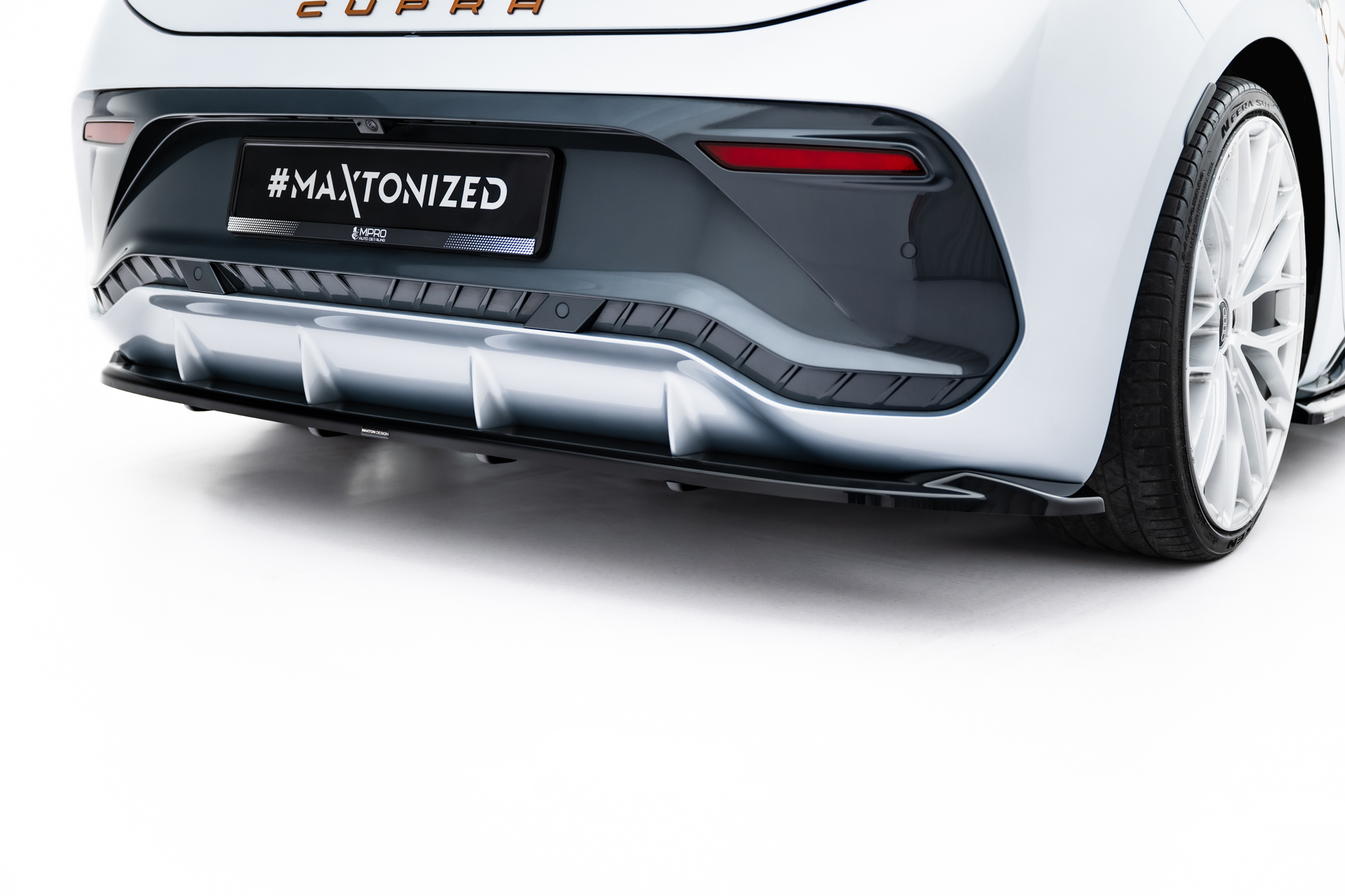 Diffusor Heckansatz passend für CUPRA Born Mk1 schwarz Hochglanz