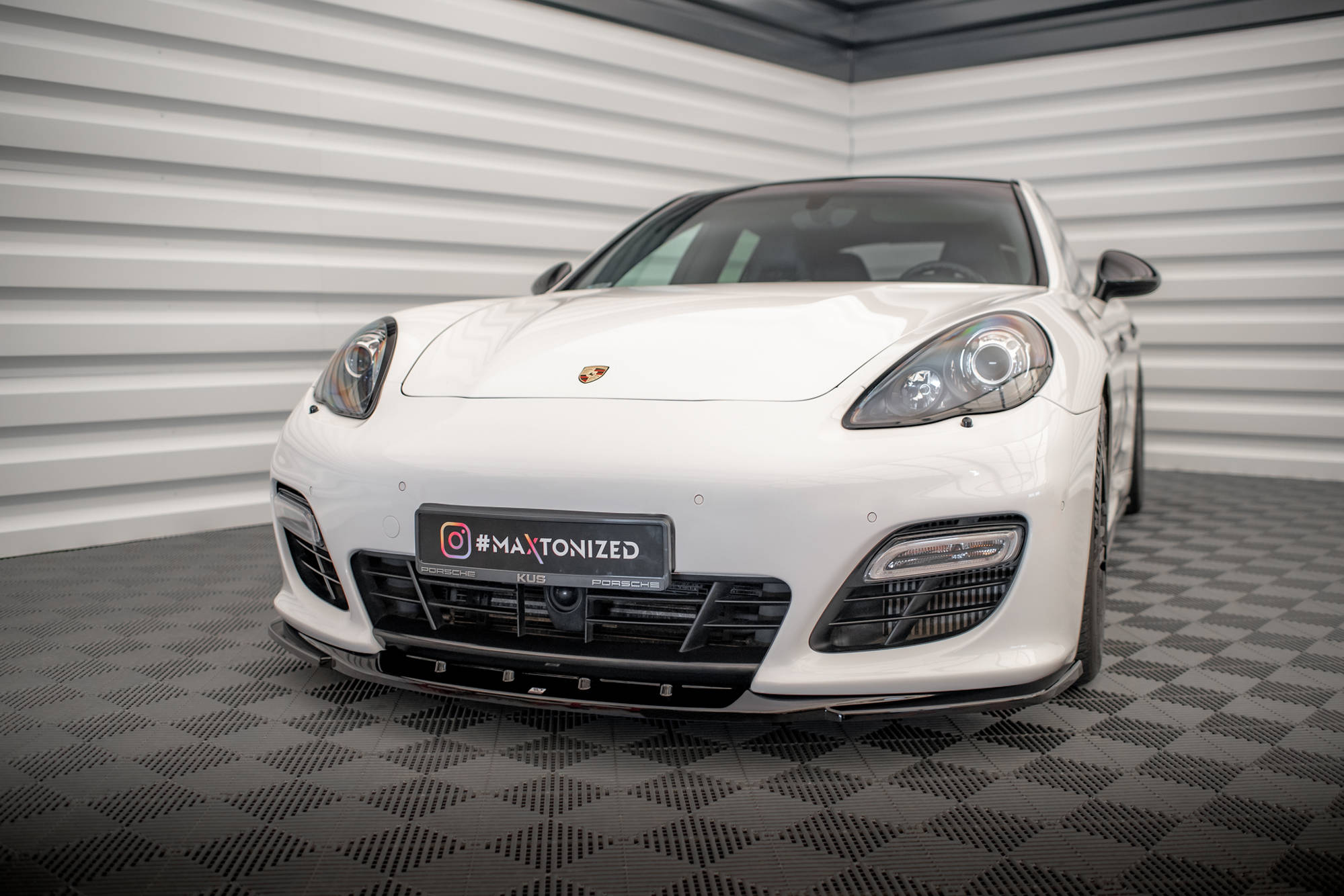 Street+ Spoilerlippe Front Ansatz V.2 passend für Porsche Panamera Turbo Sport Design Package 970 schwarz Hochglanz