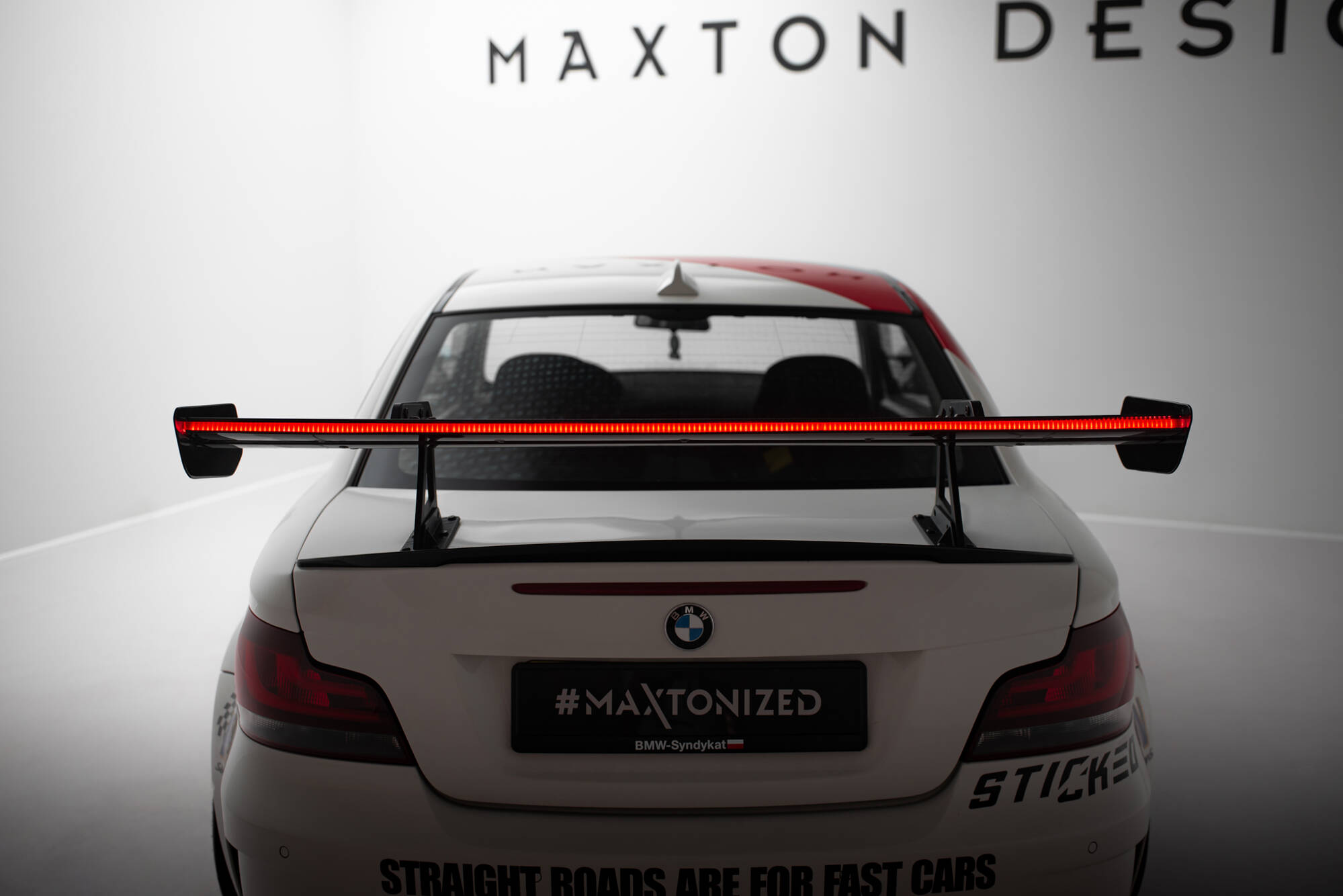 Carbon Heck Spoiler Heckflügel mit Schwan Halterung + LED passend für BMW 1er M E82
