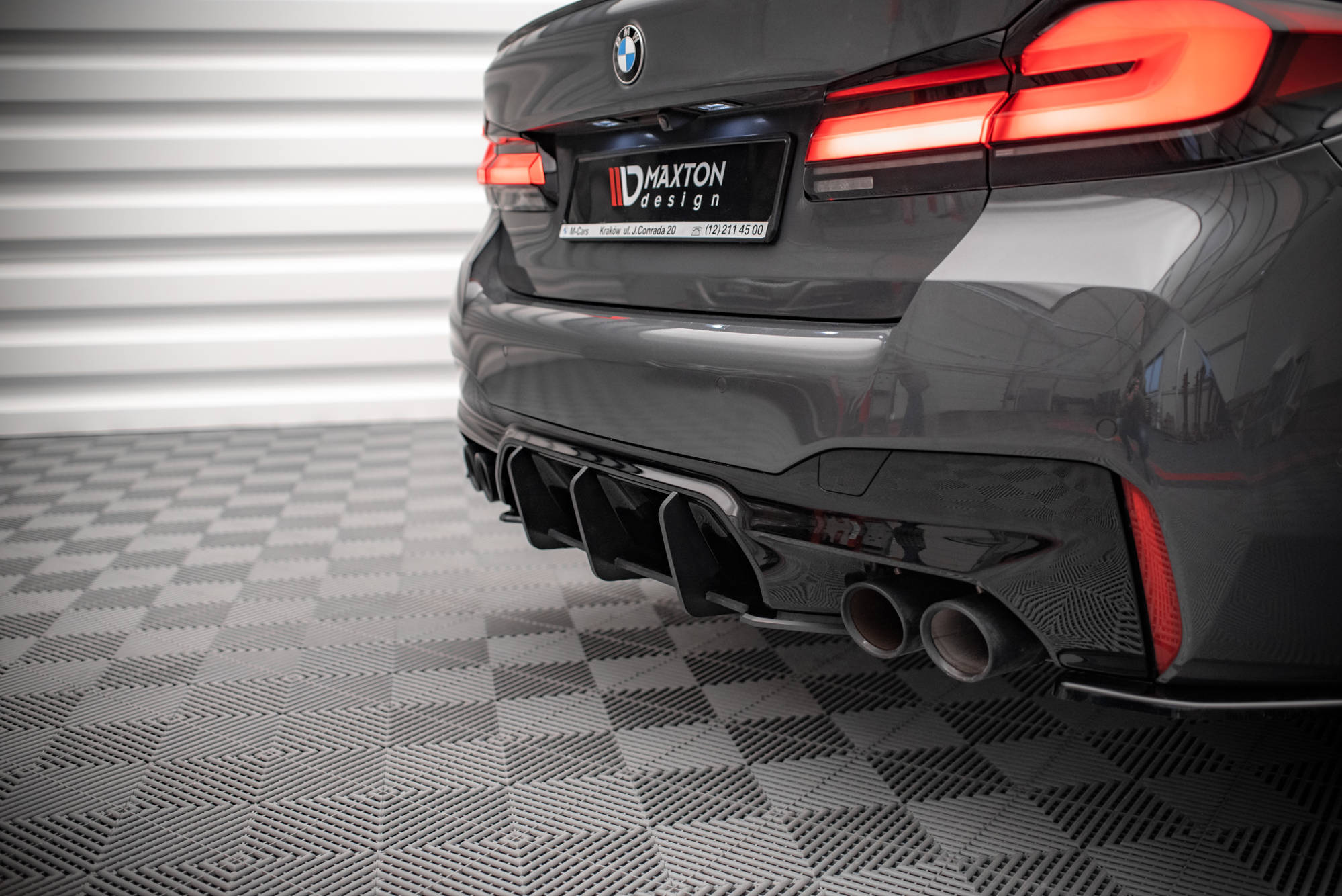 Street Pro Heckschürze Heck Ansatz Diffusor passend für BMW M5 F90 FL schwarz-rot