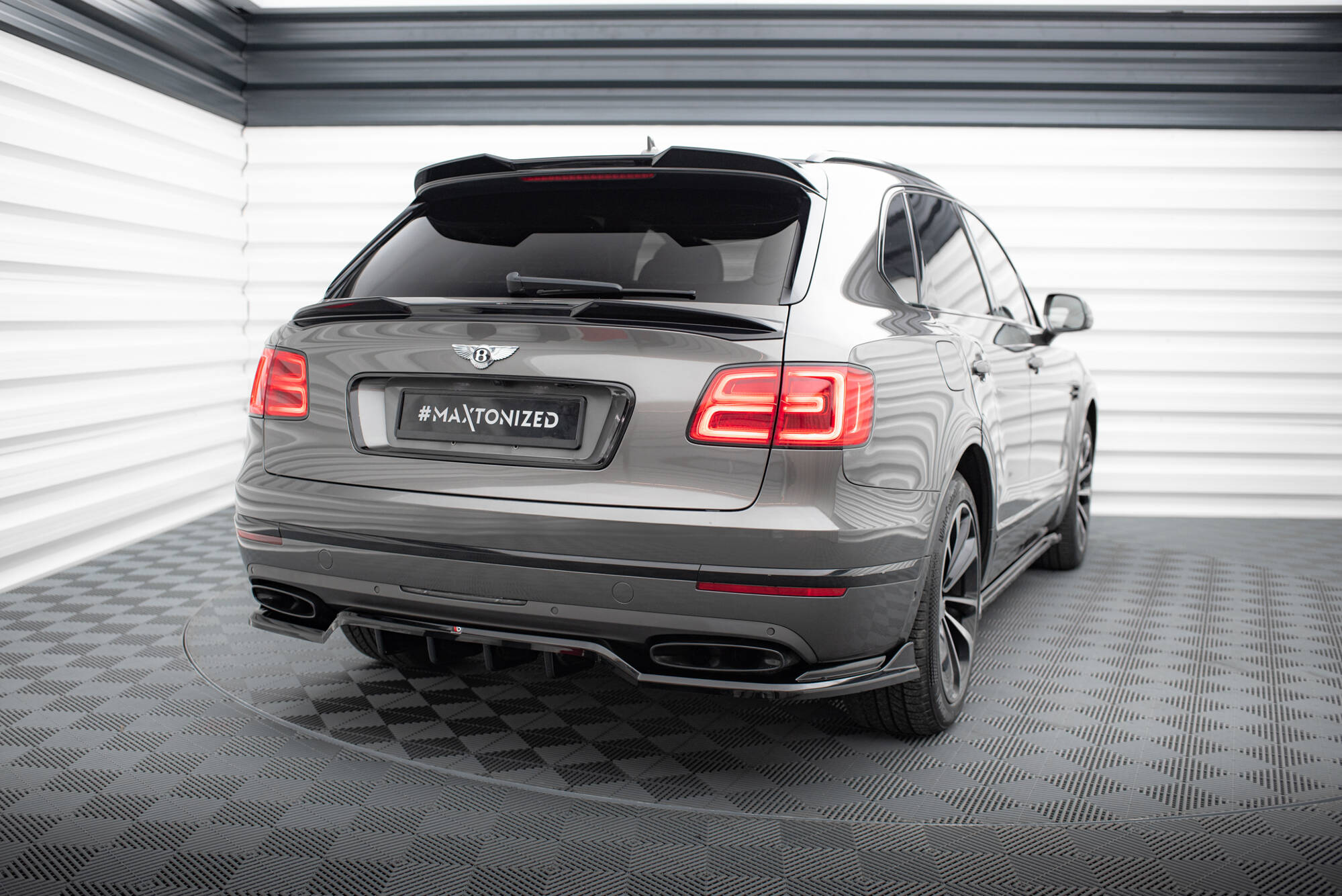 Heckspoiler unten 3D passend für Bentley Bentayga Mk1 schwarz Hochglanz