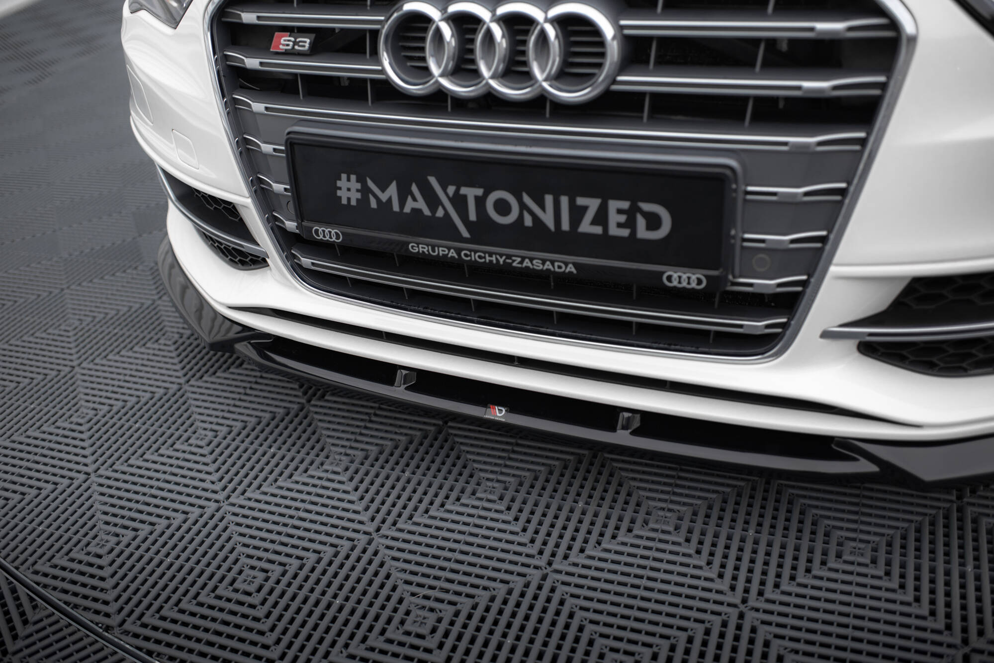 Street+ Spoilerlippe Front Ansatz V.2 passend für Audi S3 / A3 S-Line Sportback / Hatchback 8V schwarz Hochglanz