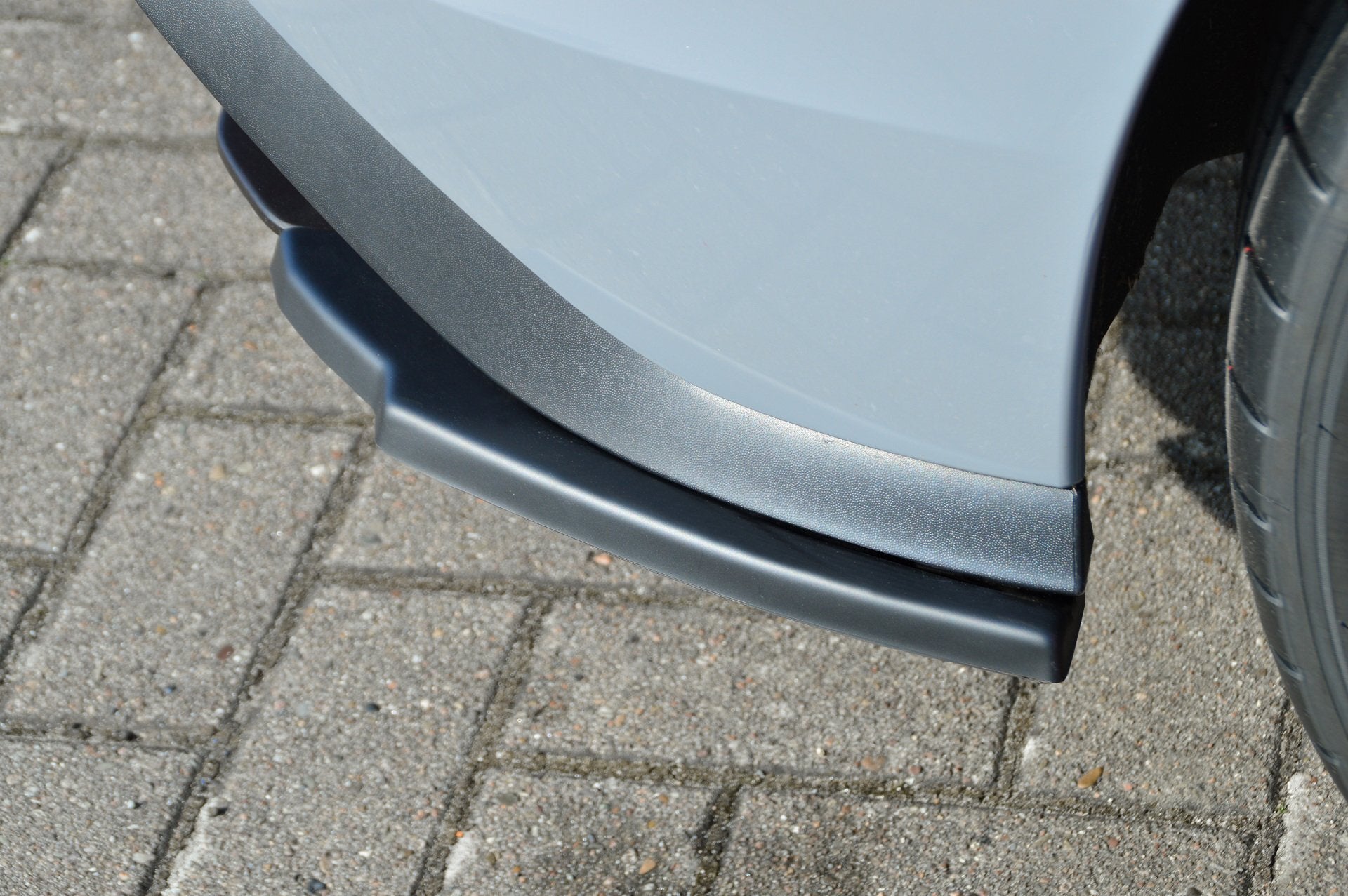 Gefräster Heckansatz mit Seitenteilen für VW Golf 8 GTD