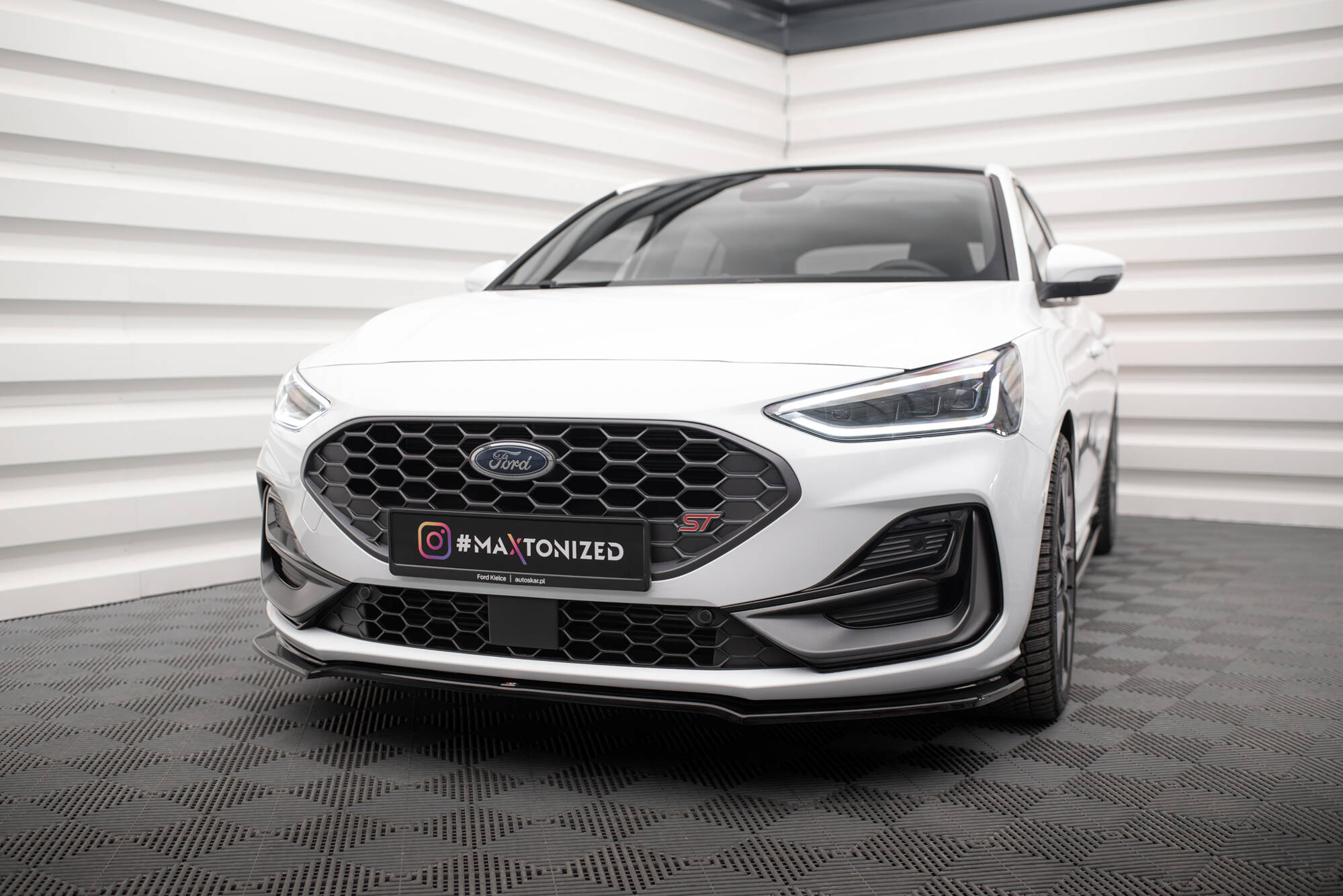 Front Ansatz V.1 für Ford Focus ST / ST-Line Mk4 Facelift schwarz Hochglanz