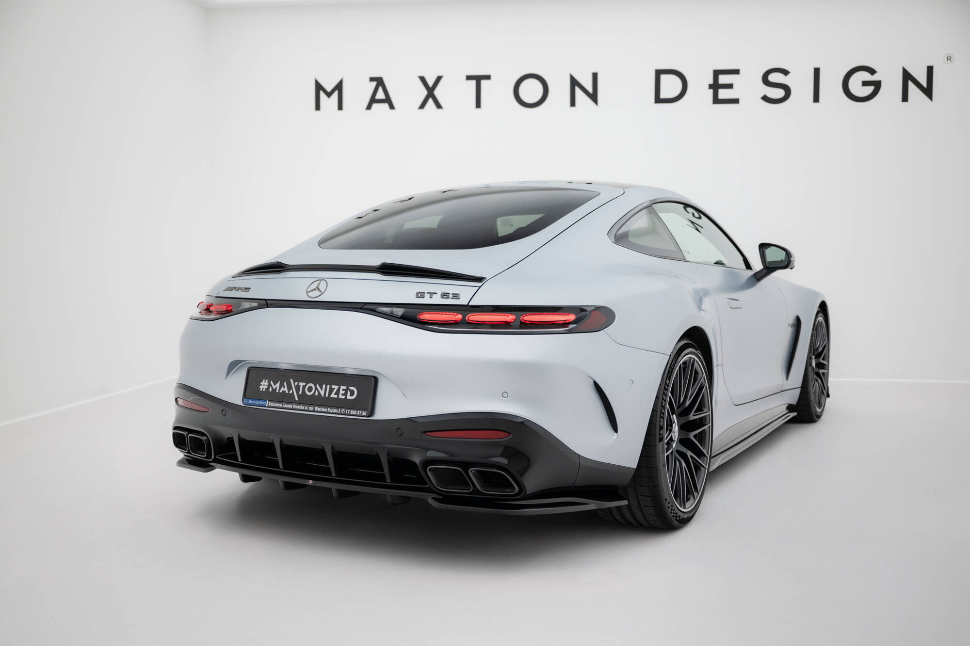 Street+ Mittlerer Diffusor RACE Heck Ansatz V.1 passend für Mercedes-AMG GT 63 / 55 / 63 S E Performance C192 schwarz Hochglanz