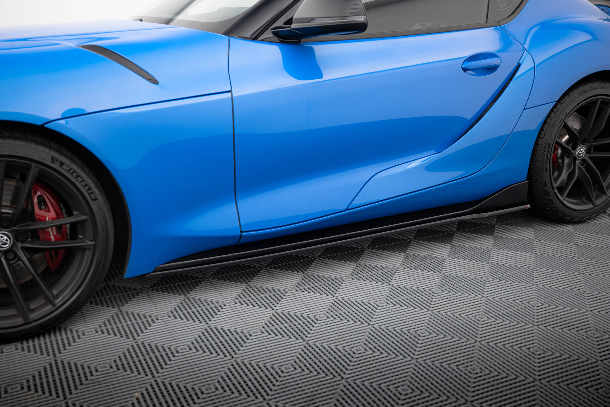Seitenschweller Ansatz V.2 für Toyota Supra Mk5 schwarz Hochglanz