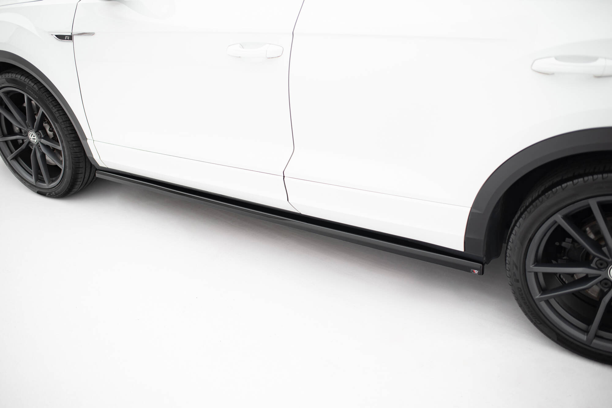 Street+ Seitenschweller Leisten passend für VW T-Roc R / R-Line Mk1 schwarz Hochglanz