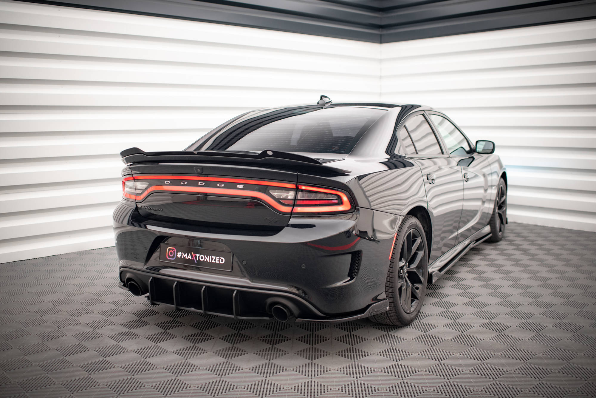Heck Spoiler Aufsatz Abrisskante passend für Dodge Charger SRT Mk7 FL schwarz Hochglanz