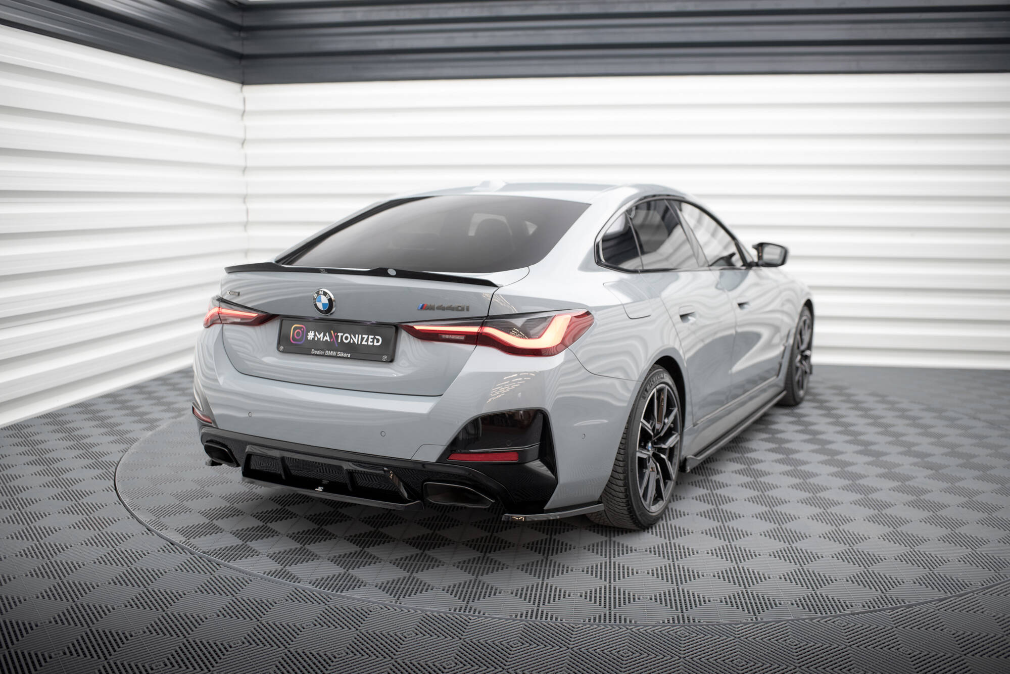 Street+ Mittlerer Diffusor Heck Ansatz passend für BMW M440i Gran Coupe G26 schwarz Hochglanz