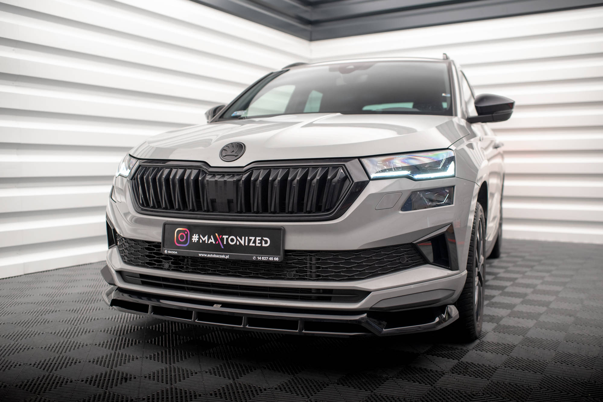 Street+ Spoilerlippe Front Ansatz passend für Skoda Karoq Sportline Mk1 FL schwarz Hochglanz