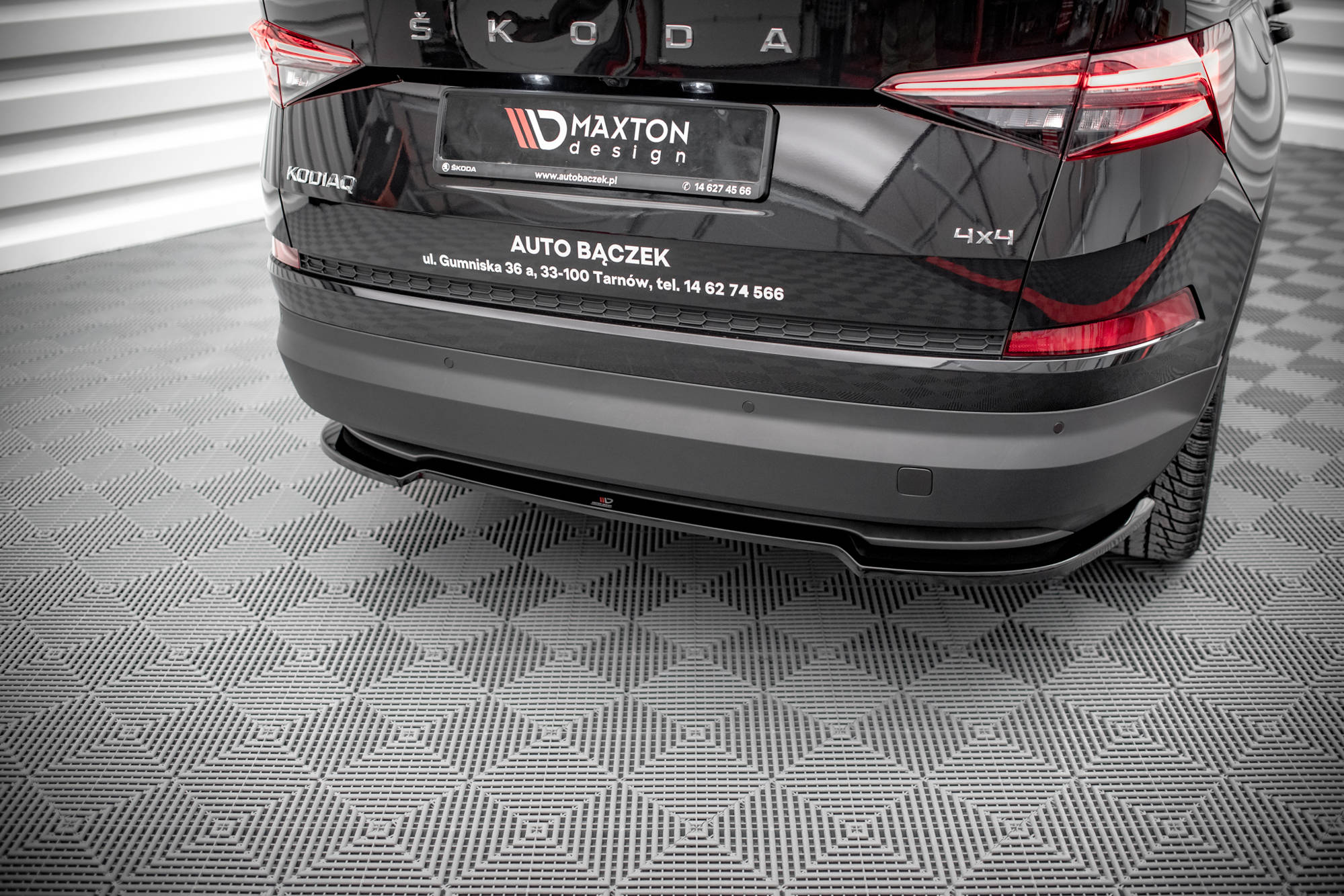 Street+ Mittlerer Diffusor Heck Ansatz passend für Skoda Kodiaq Mk1 FL schwarz Hochglanz
