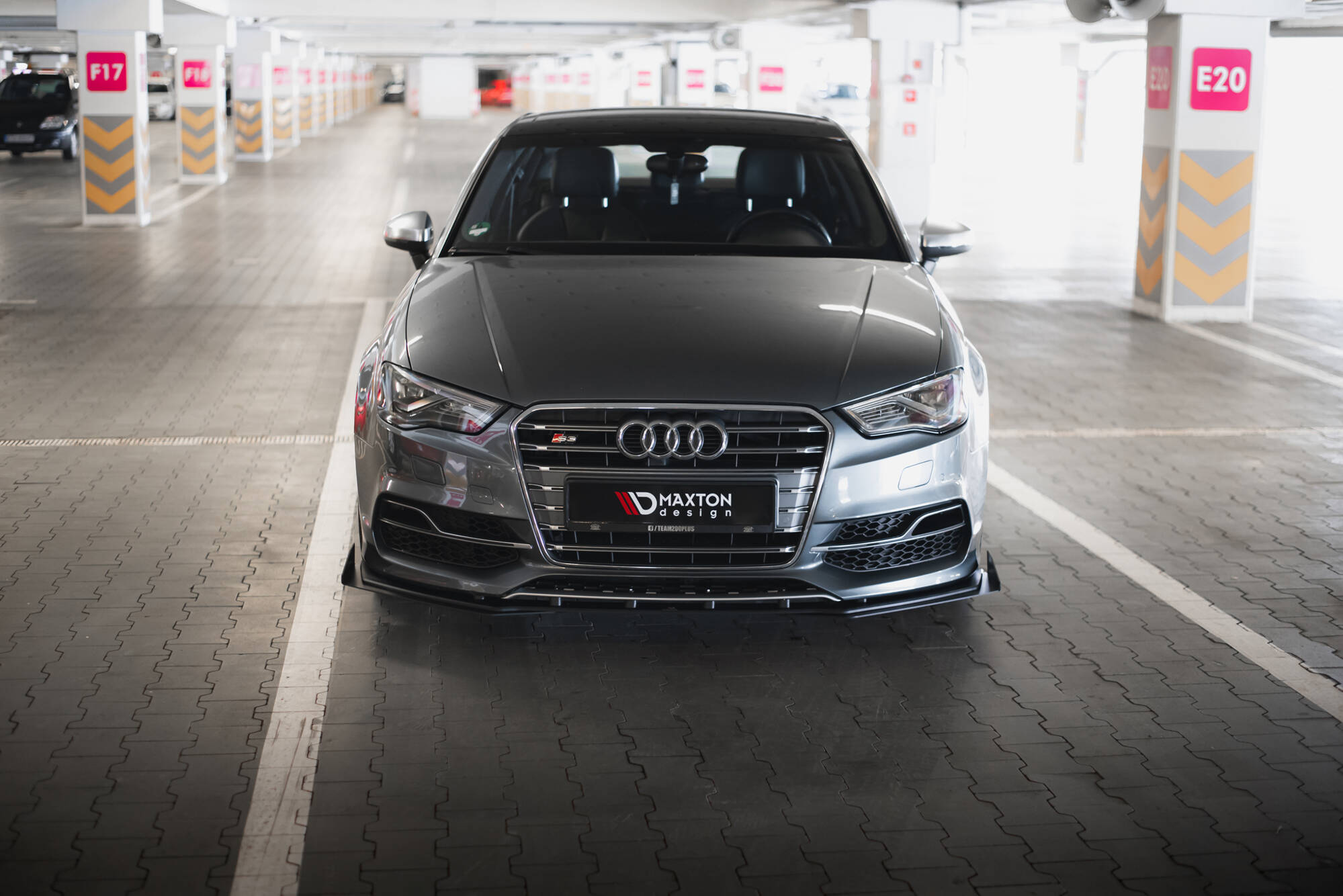 Street Pro Spoilerlippe Front Ansatz passend für Audi S3 / A3 S-Line Limousine 8V rot+ Hochglanz Flaps