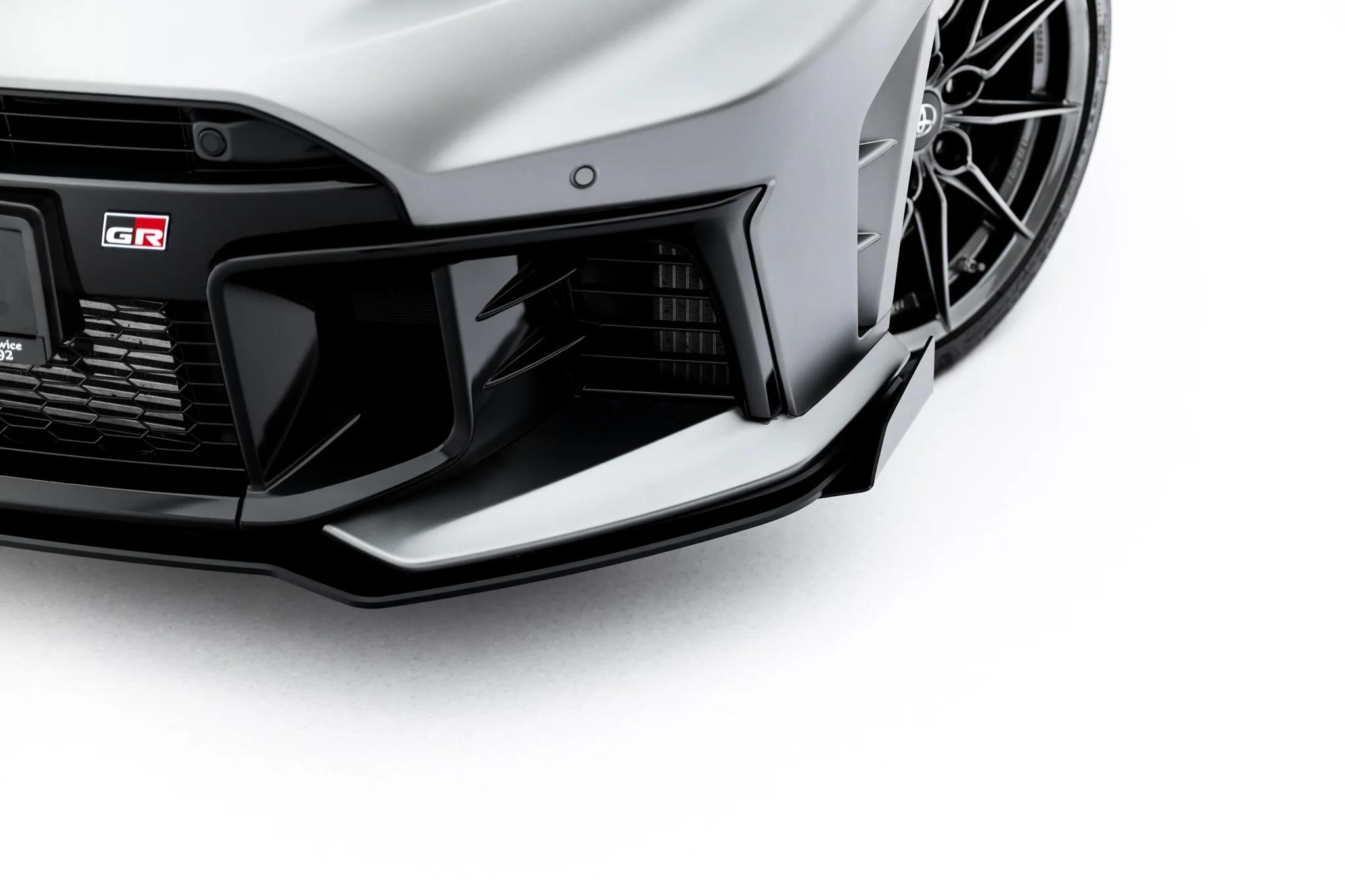 Frontlippe + Flaps passend für Toyota GR Yaris Mk4 Facelift schwarz Hochglanz