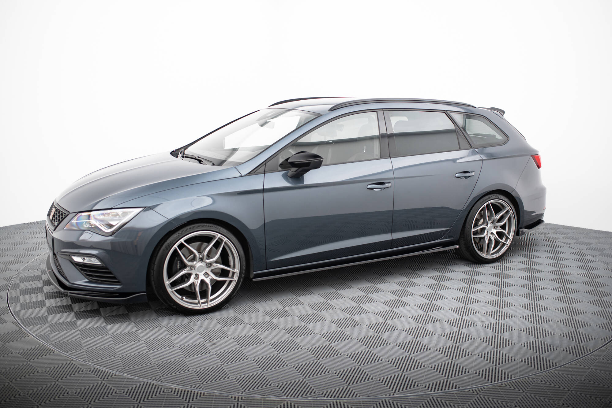 Seitenschweller Ansatz für V.5 Seat Leon Cupra / FR Mk3 / Mk3 Facelift schwarz Hochglanz