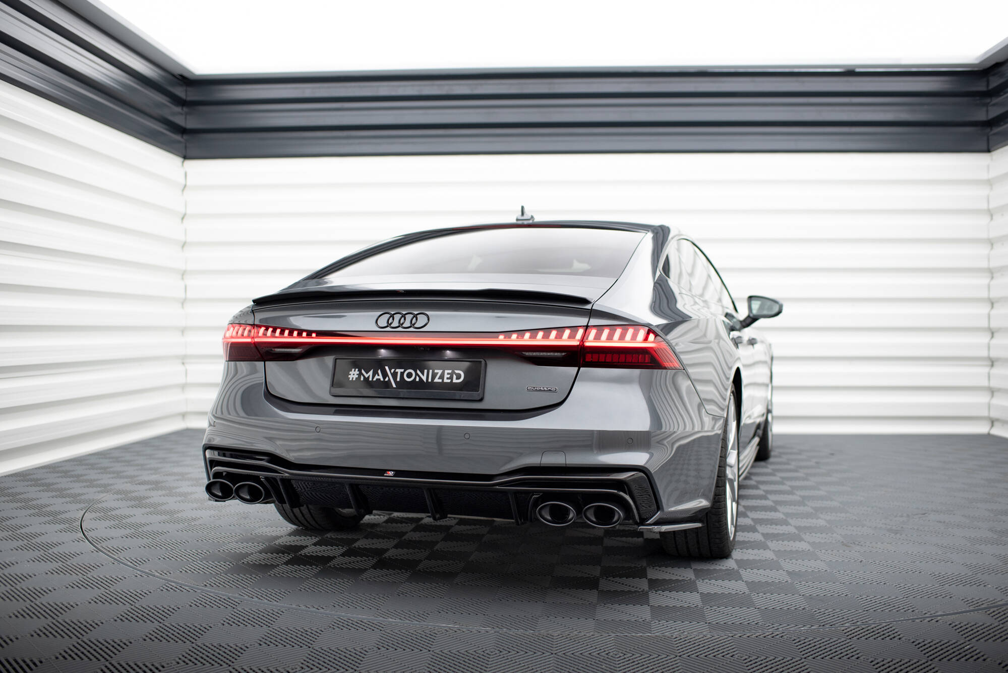 Street+ Heck Ansatz Diffusor + Endrohre chrom passend für Audi A7 S-Line C8 / S7 C8 / C8 FL / S7 FL schwarz Hochglanz