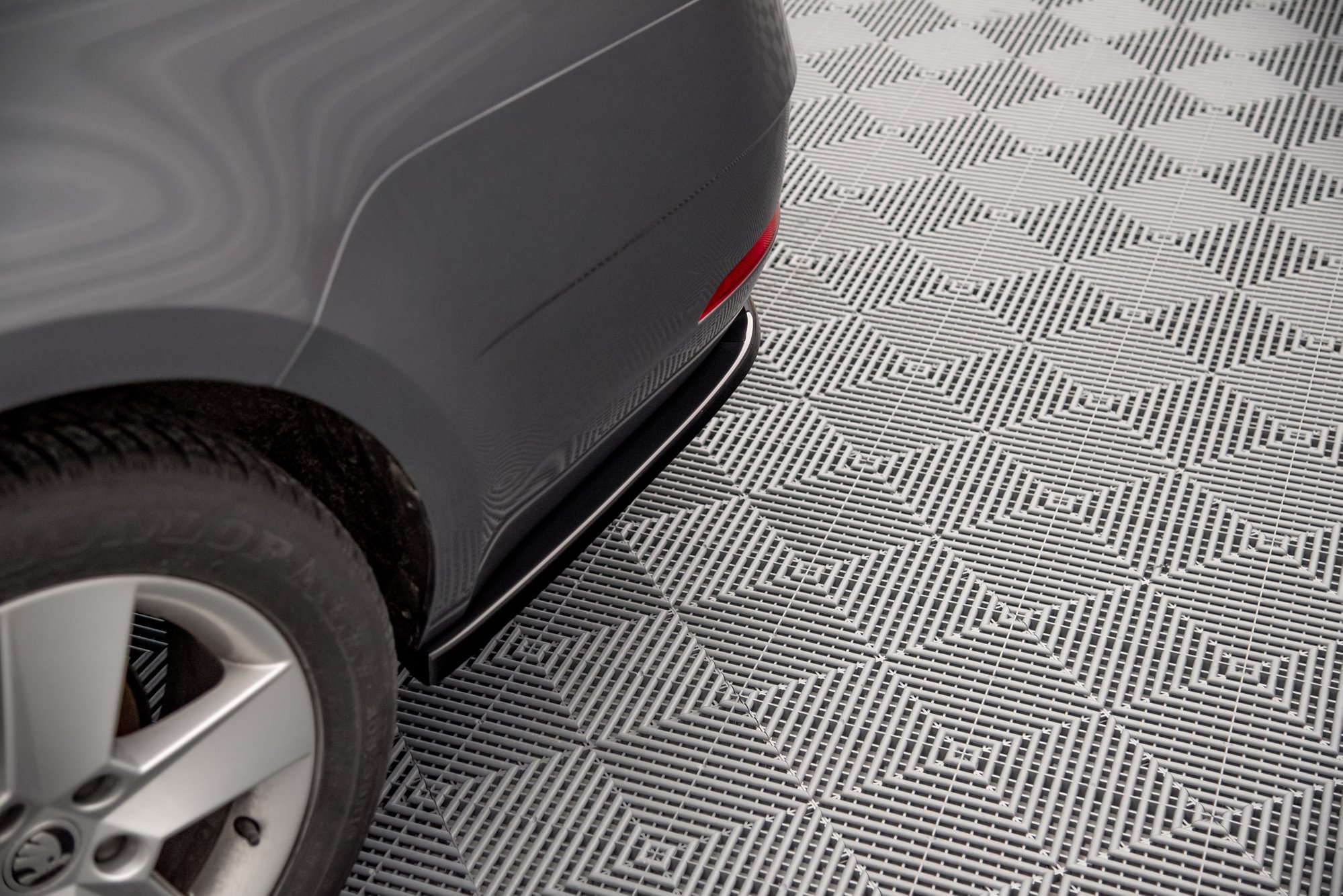 Street+ Heck Ansatz Flaps passend für Skoda Octavia Mk3 FL schwarz Hochglanz