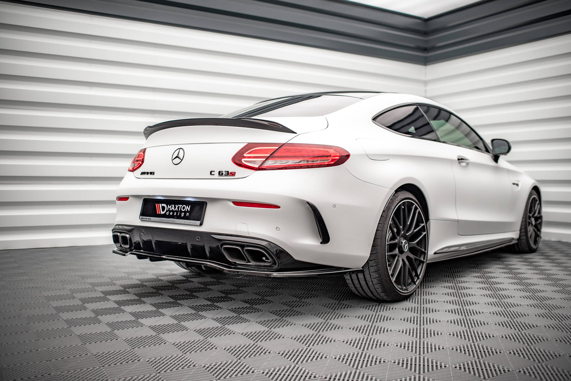 Street+ Mittlerer Diffusor Heck Ansatz RACE passend für Mercedes-AMG C 63 AMG Coupe C205 FL schwarz matt