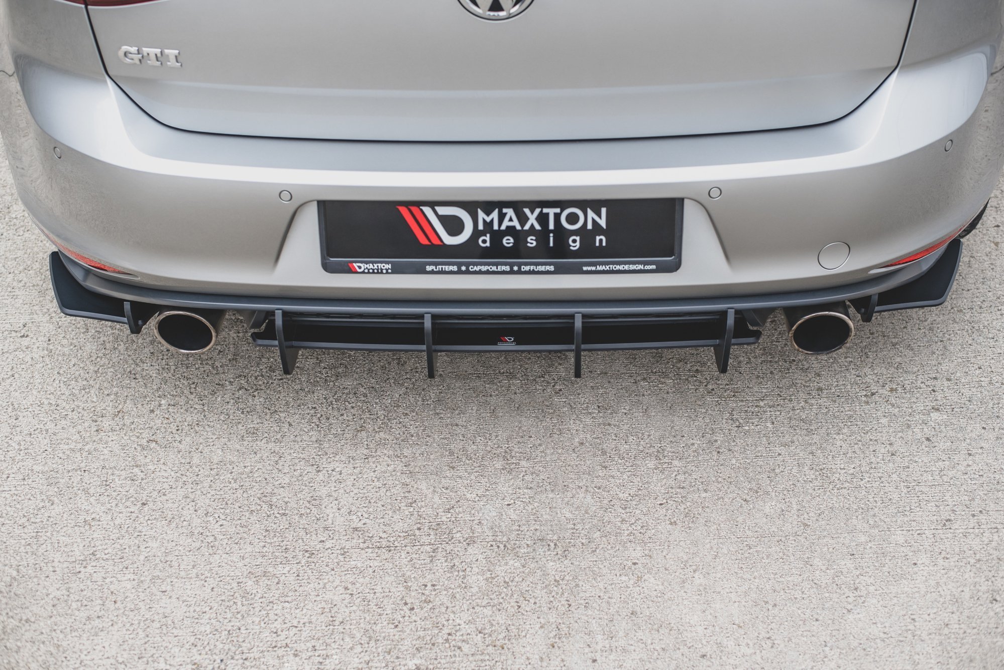 Street Pro Heck Ansatz Flaps V.1 L + R passend für VW Golf 7 GTI schwarz-rot