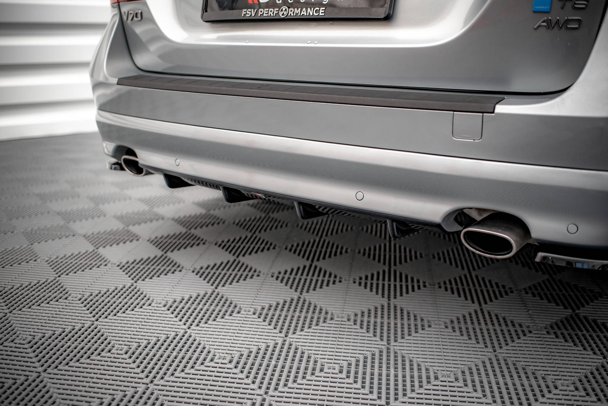 Street+ Heck Ansatz Diffusor passend für Volvo V70 Mk3 Carbon Look