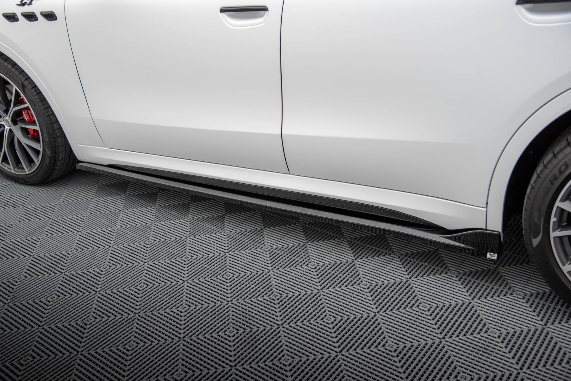 Seitenschweller Ansatz Paar passend für Maserati Grecale GT / Modena Mk1 schwarz Hochglanz