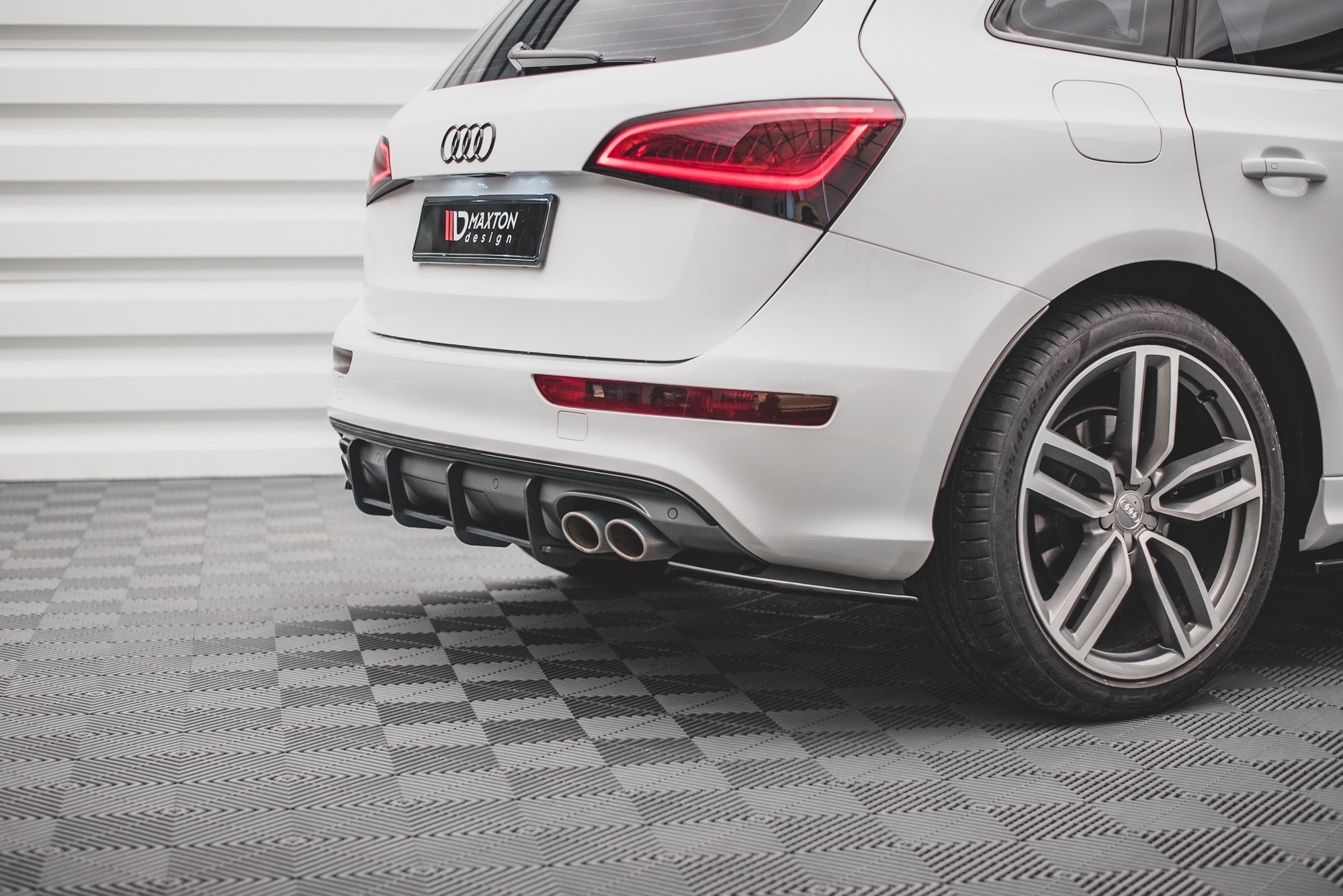 Street+ Heck Ansatz Flaps passend für Audi SQ5 Mk1 8R schwarz Hochglanz
